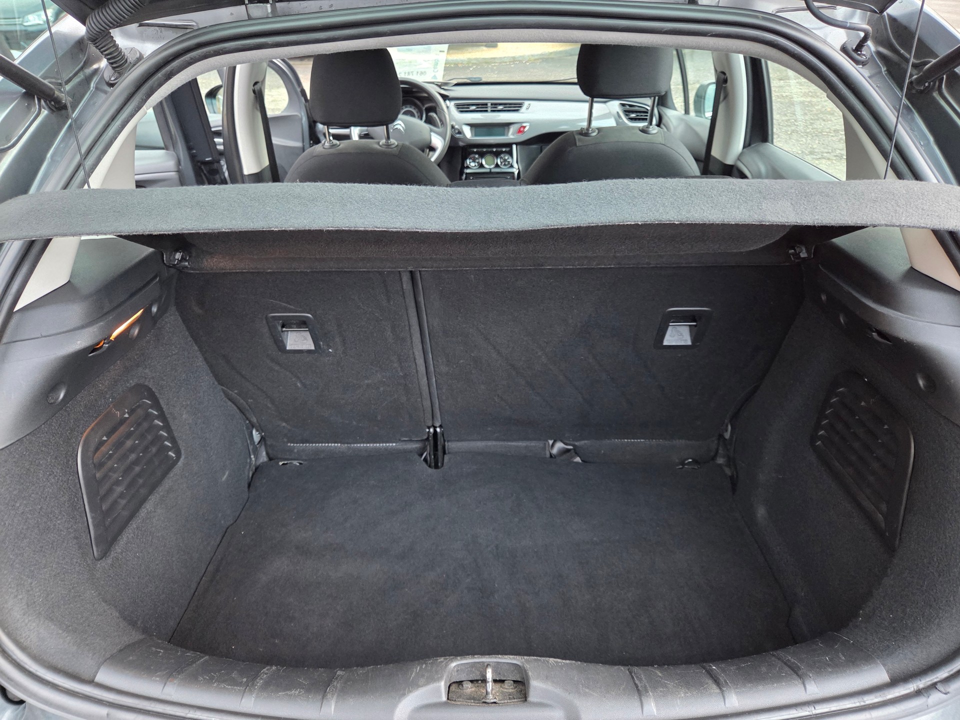 CITROEN C3 1.6 16V e-HDi Exclusive EGS6-image-11