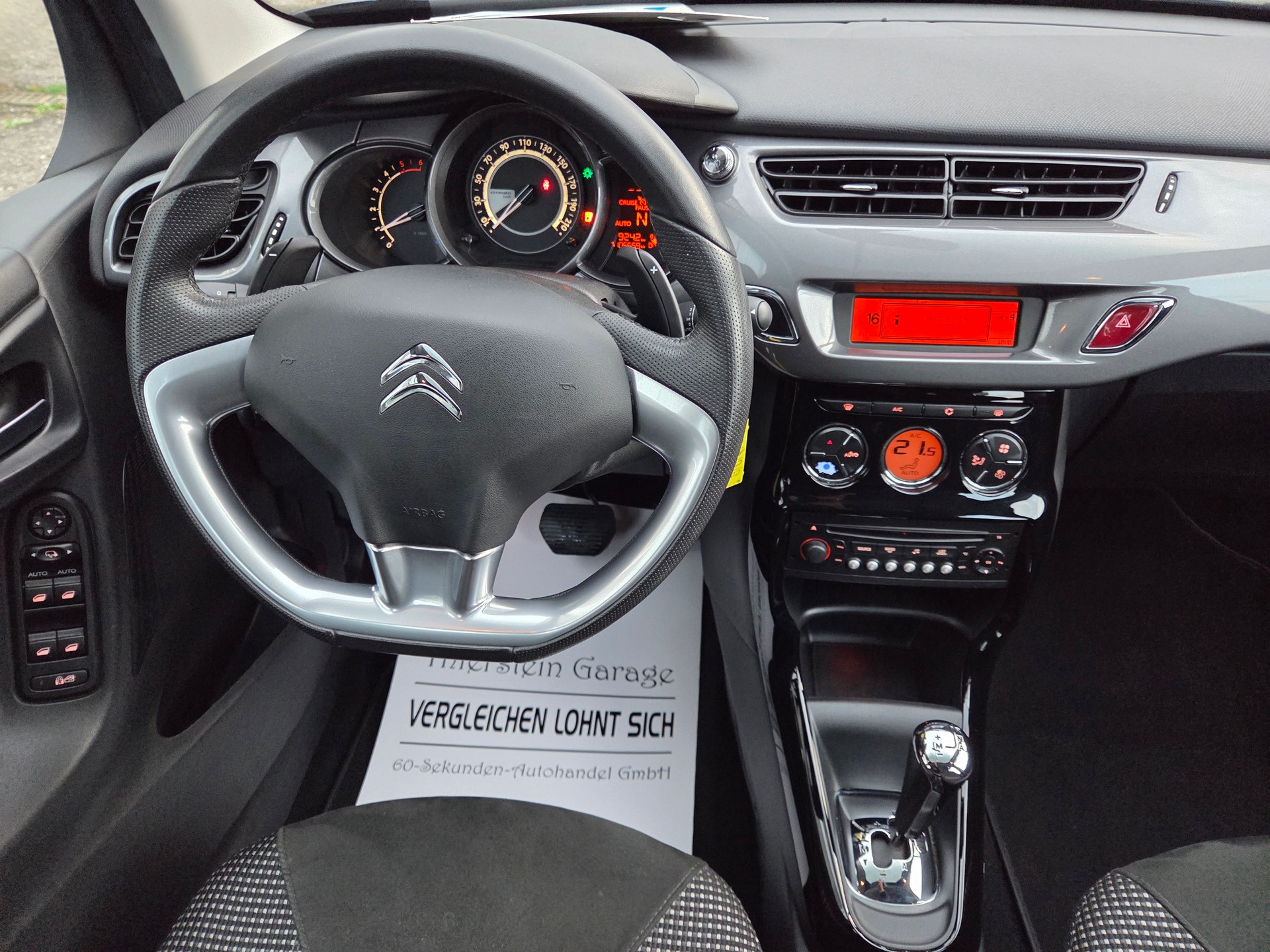 CITROEN C3 1.6 16V e-HDi Exclusive EGS6-image-14