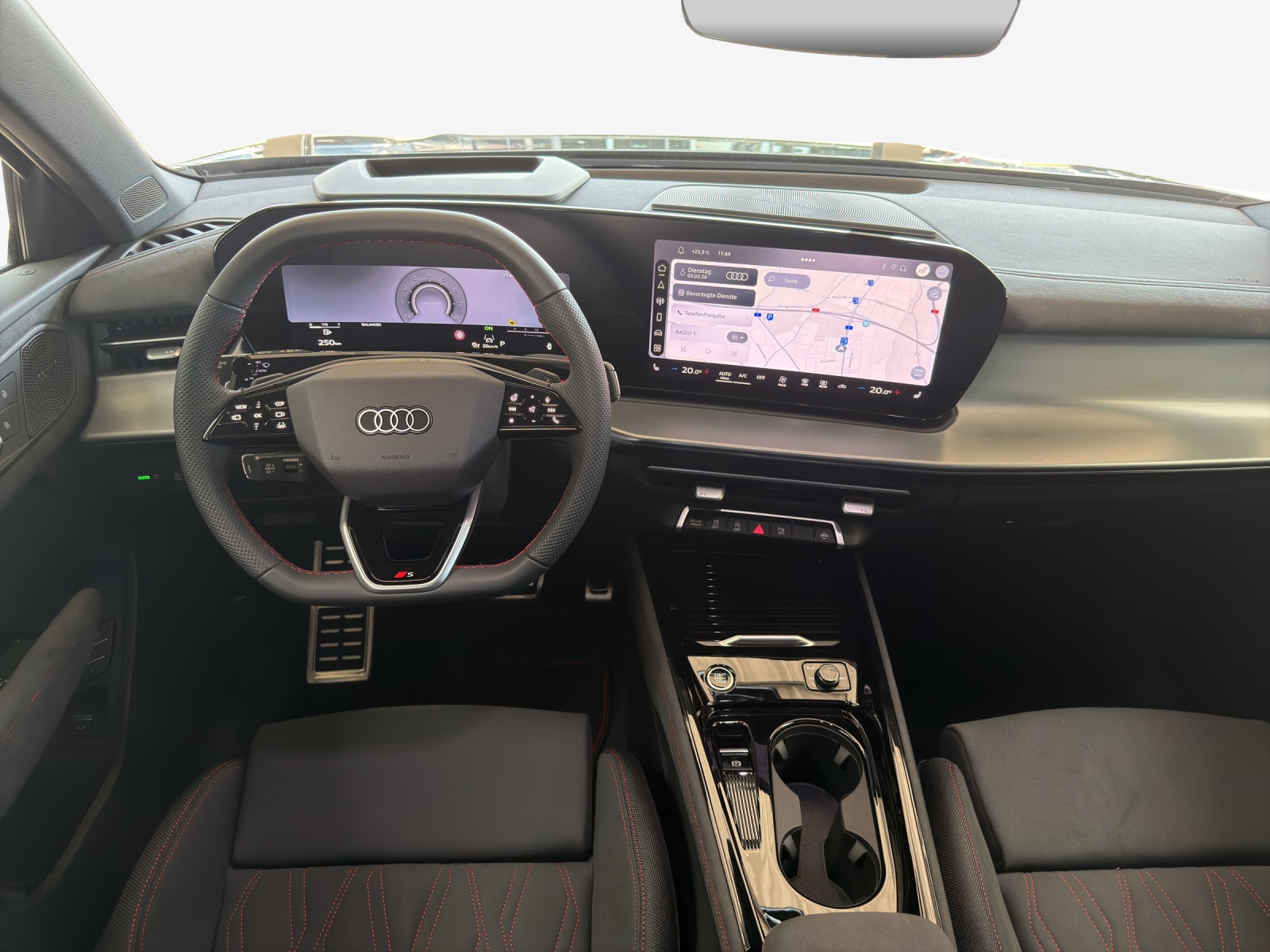 AUDI Q3 SUV 110 kW TFSI S tronic-image-8