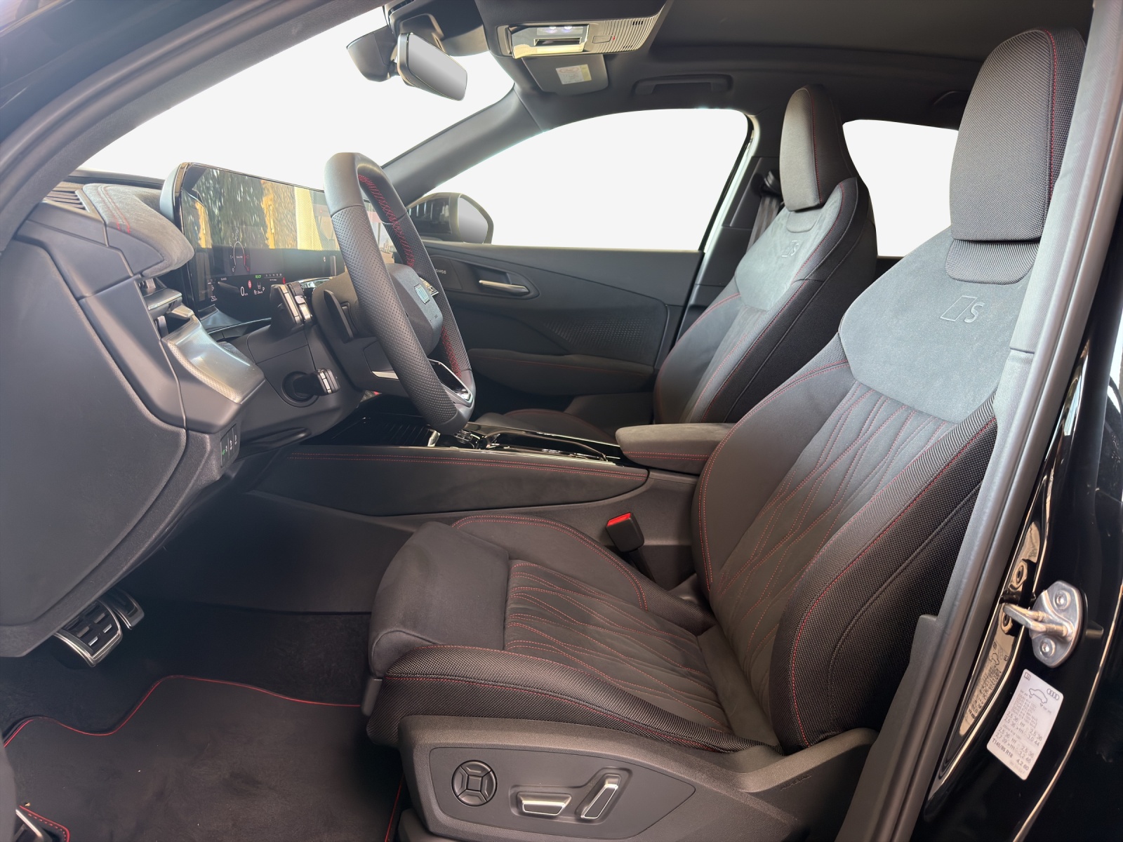 AUDI Q3 SUV 110 kW TFSI S tronic-image-7