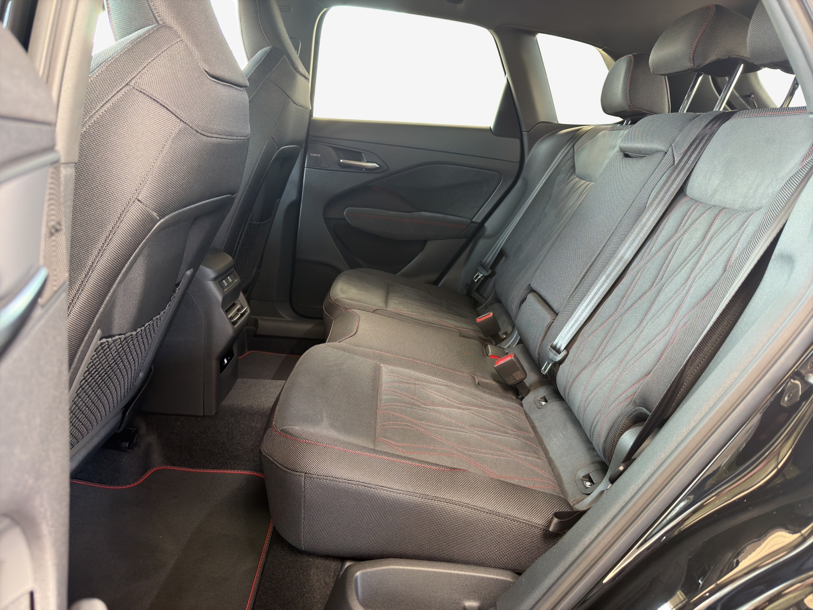AUDI Q3 SUV 110 kW TFSI S tronic-image-11