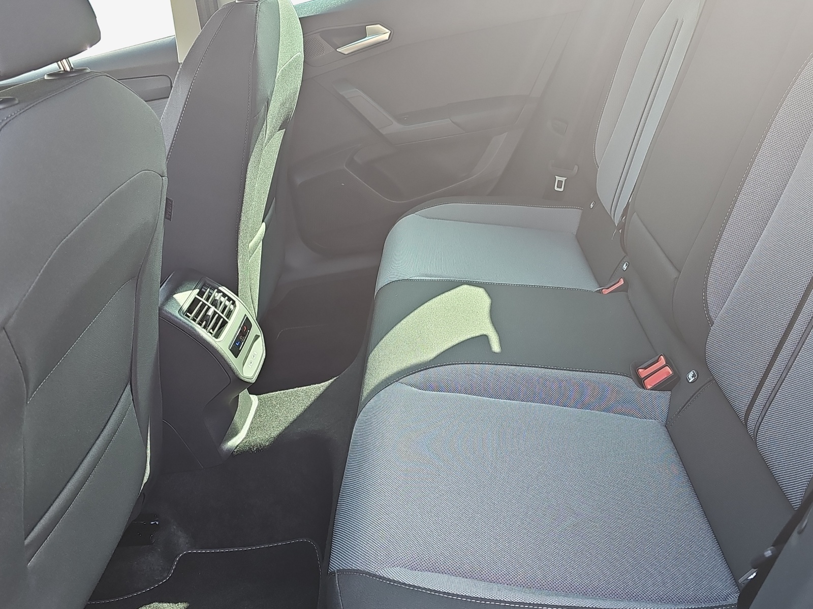 SEAT Leon ST 1.5 eHybrid pHEV DSG Business Edition-image-11