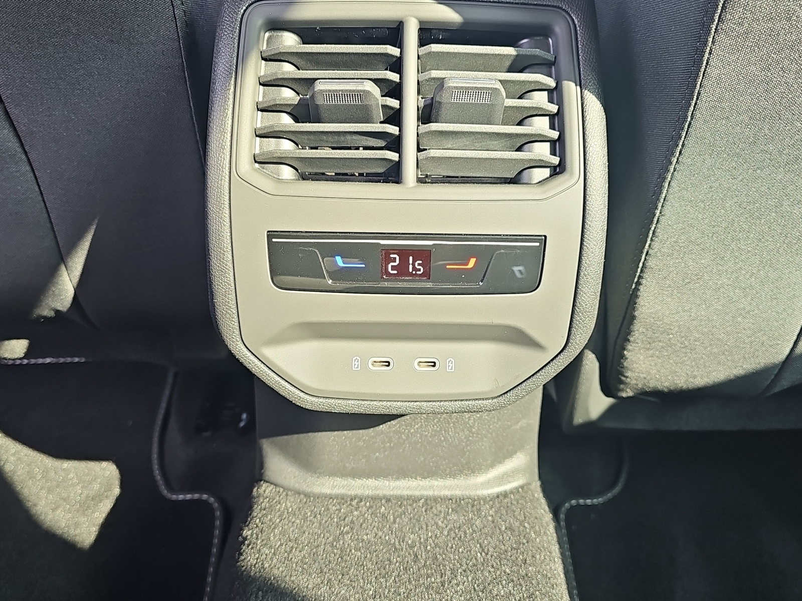 SEAT Leon ST 1.5 eHybrid pHEV DSG Business Edition-image-14