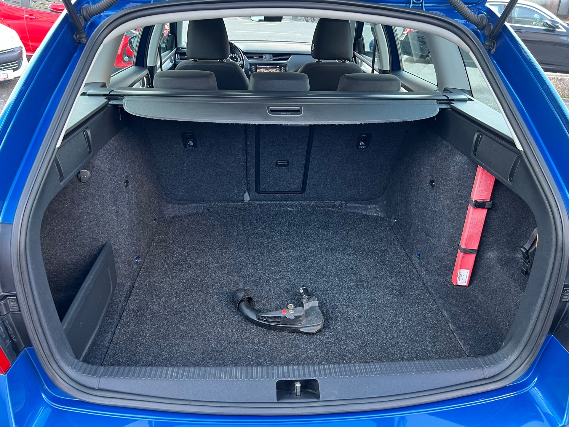 SKODA Octavia Combi 1.8 TSI Ambition 4x4 DSG-image-9