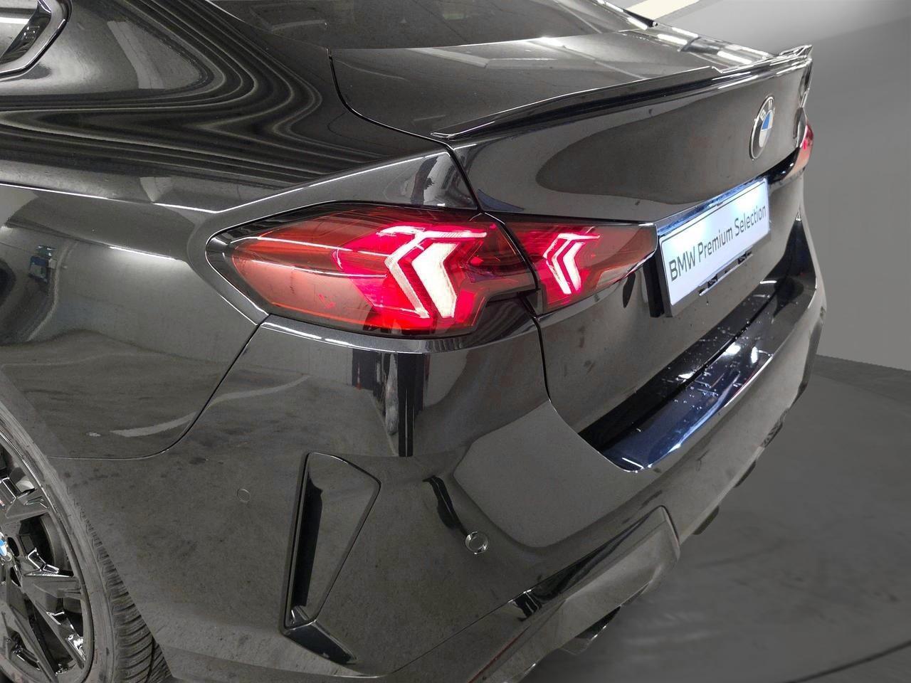 BMW M235i xDrive Gran Coupé M Sport-image-8