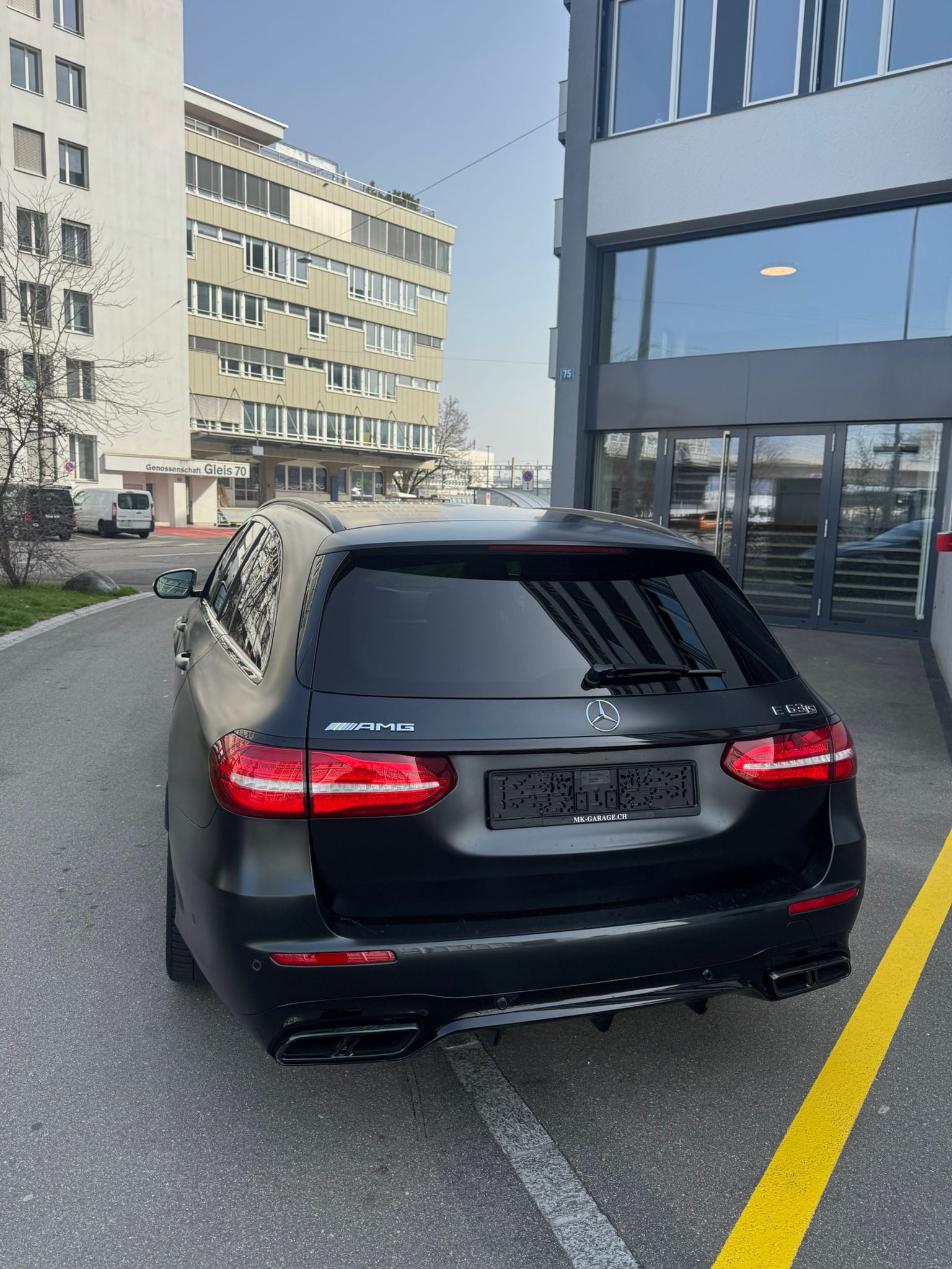 MERCEDES-BENZ E 63 AMG S Edition 1 4 Matic 9G-Tronic-image-3