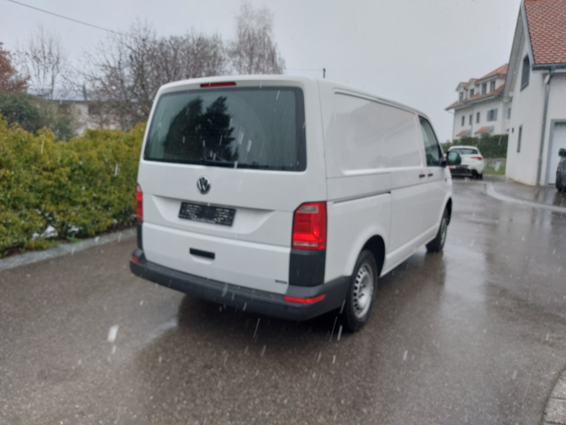 VW T6.1 2.0 TDI Entry-image-4