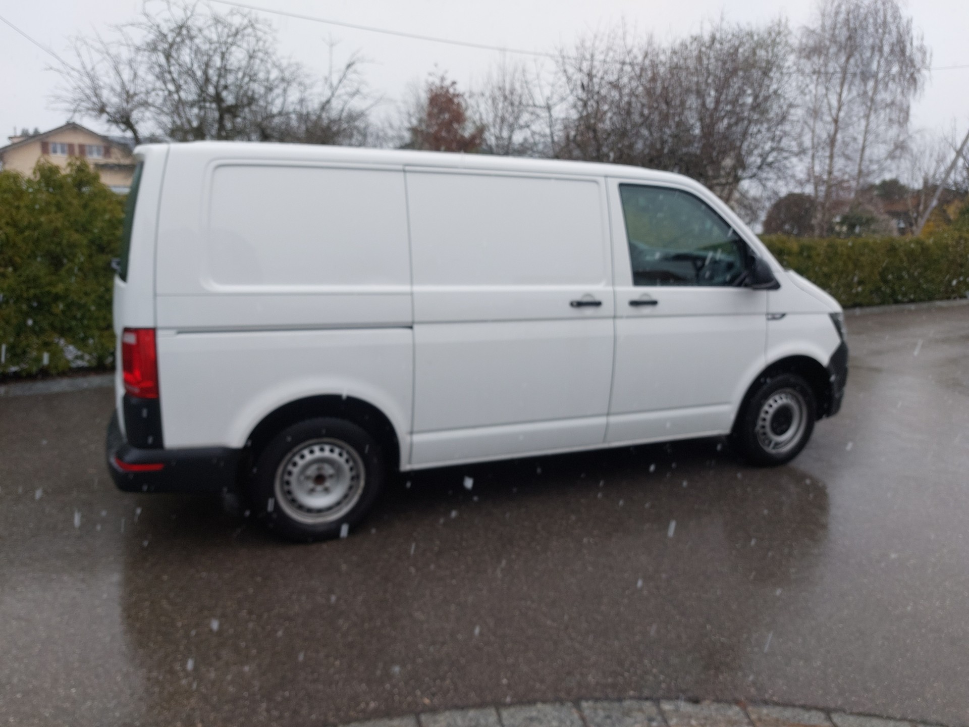 VW T6.1 2.0 TDI Entry-image-5