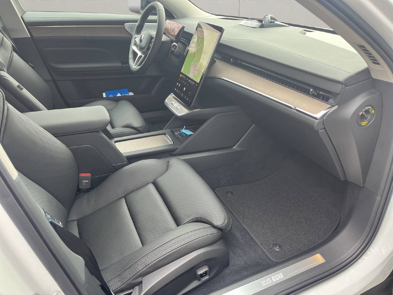 VOLVO ES90 Ultra .-image-4