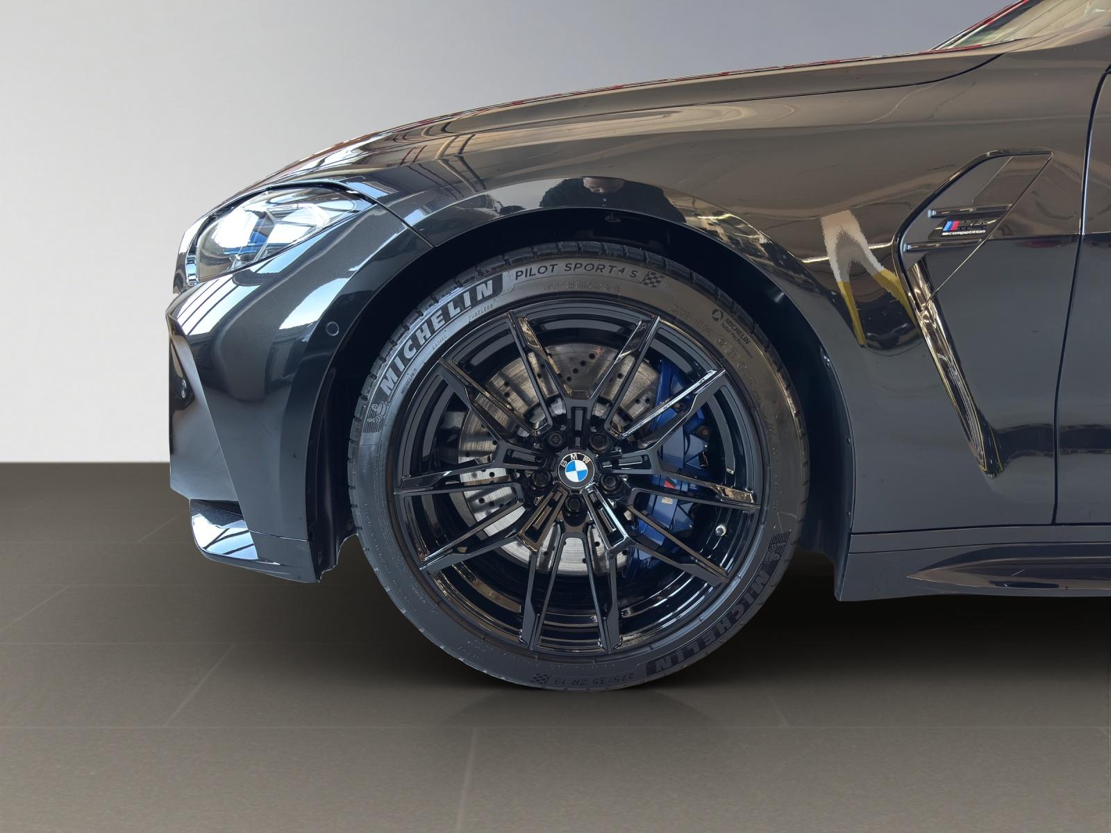 BMW M4 Competition Coupé-image-2