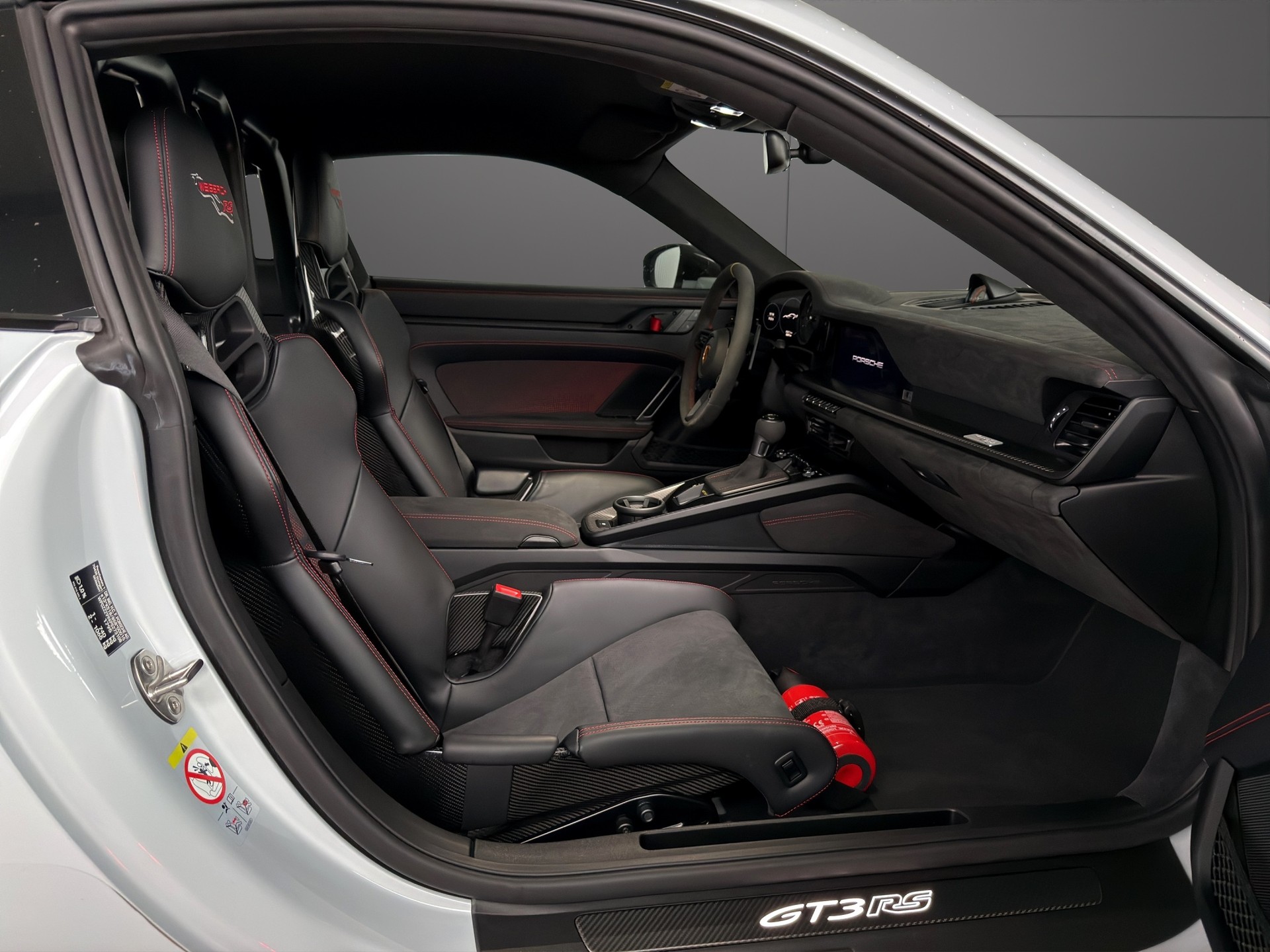 PORSCHE 911 GT3 RS-image-10