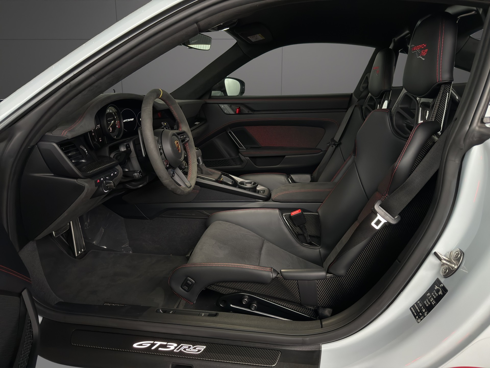PORSCHE 911 GT3 RS-image-7