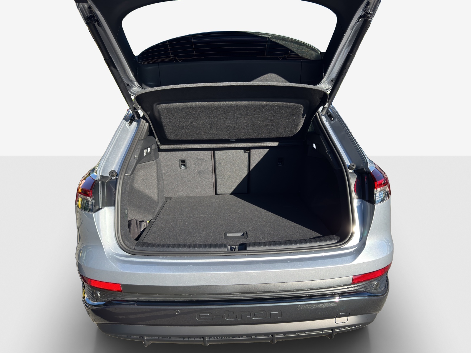 AUDI Q4 e-tron 45 Edition Swiss Ski quattro-image-12