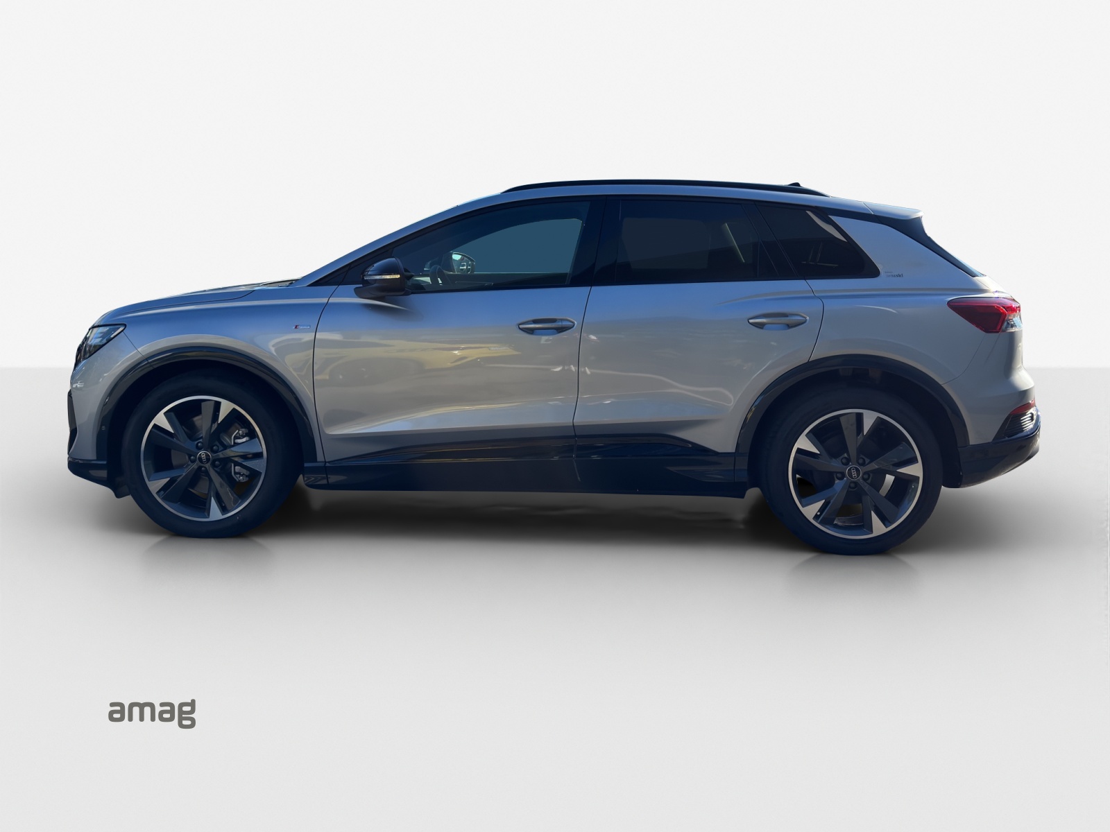 AUDI Q4 e-tron 45 Edition Swiss Ski quattro-image-1