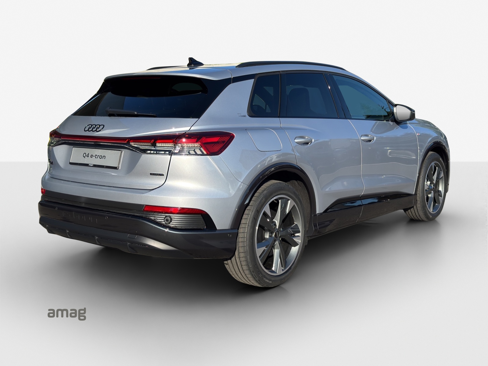 AUDI Q4 e-tron 45 Edition Swiss Ski quattro-image-4