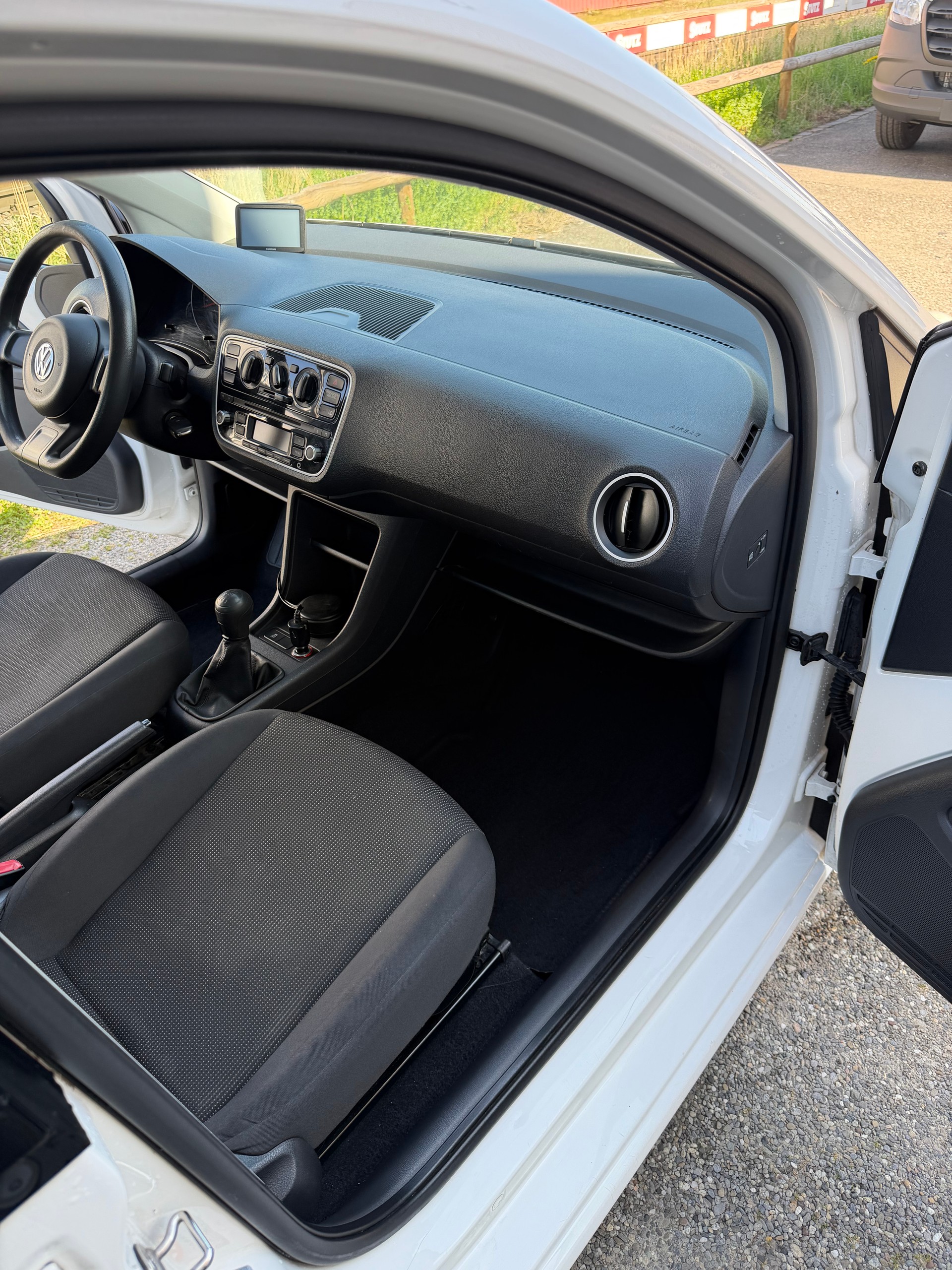 VW Up 1.0 cup up-image-6