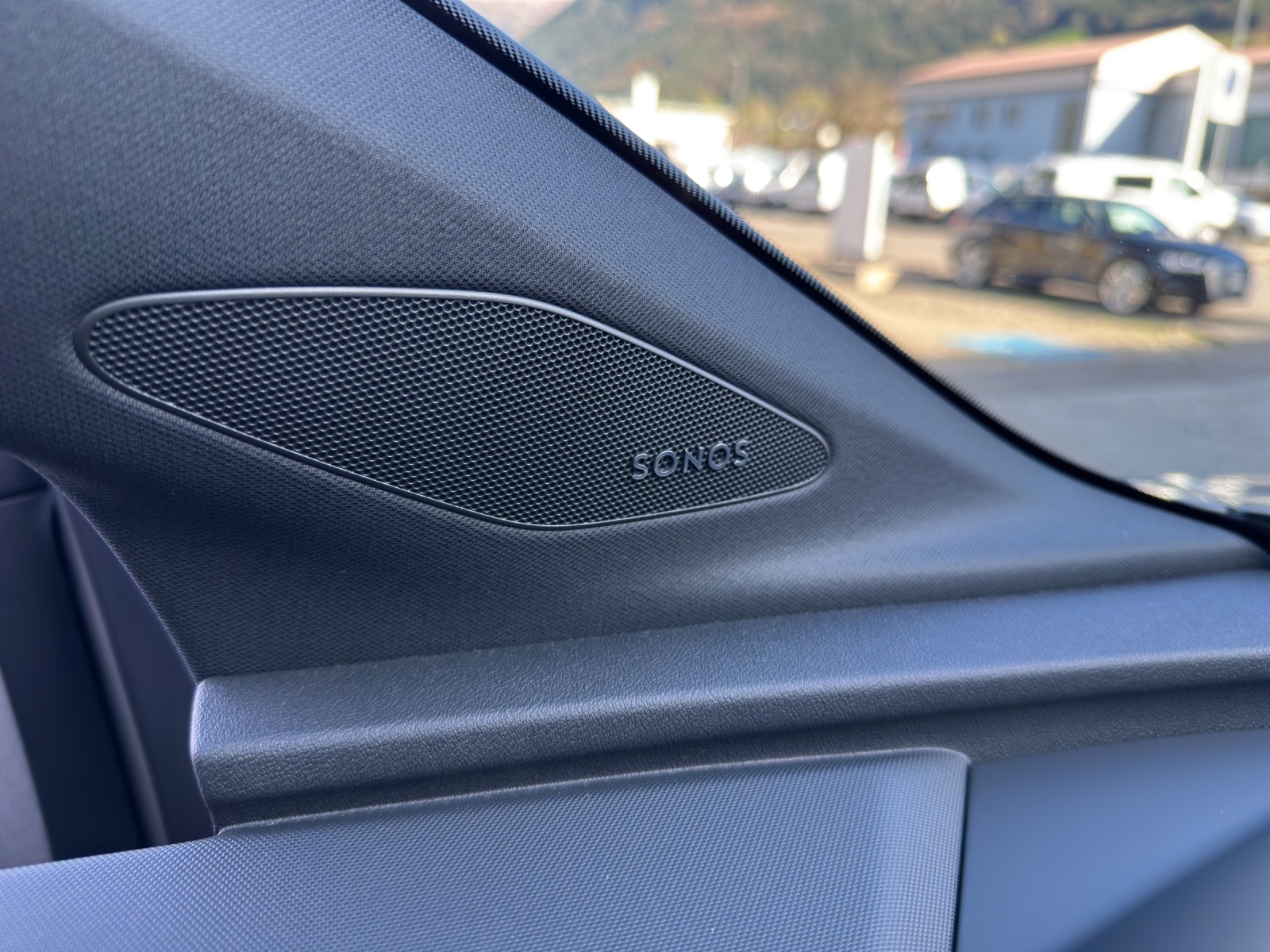 AUDI Q4 e-tron 50 quattro-image-14