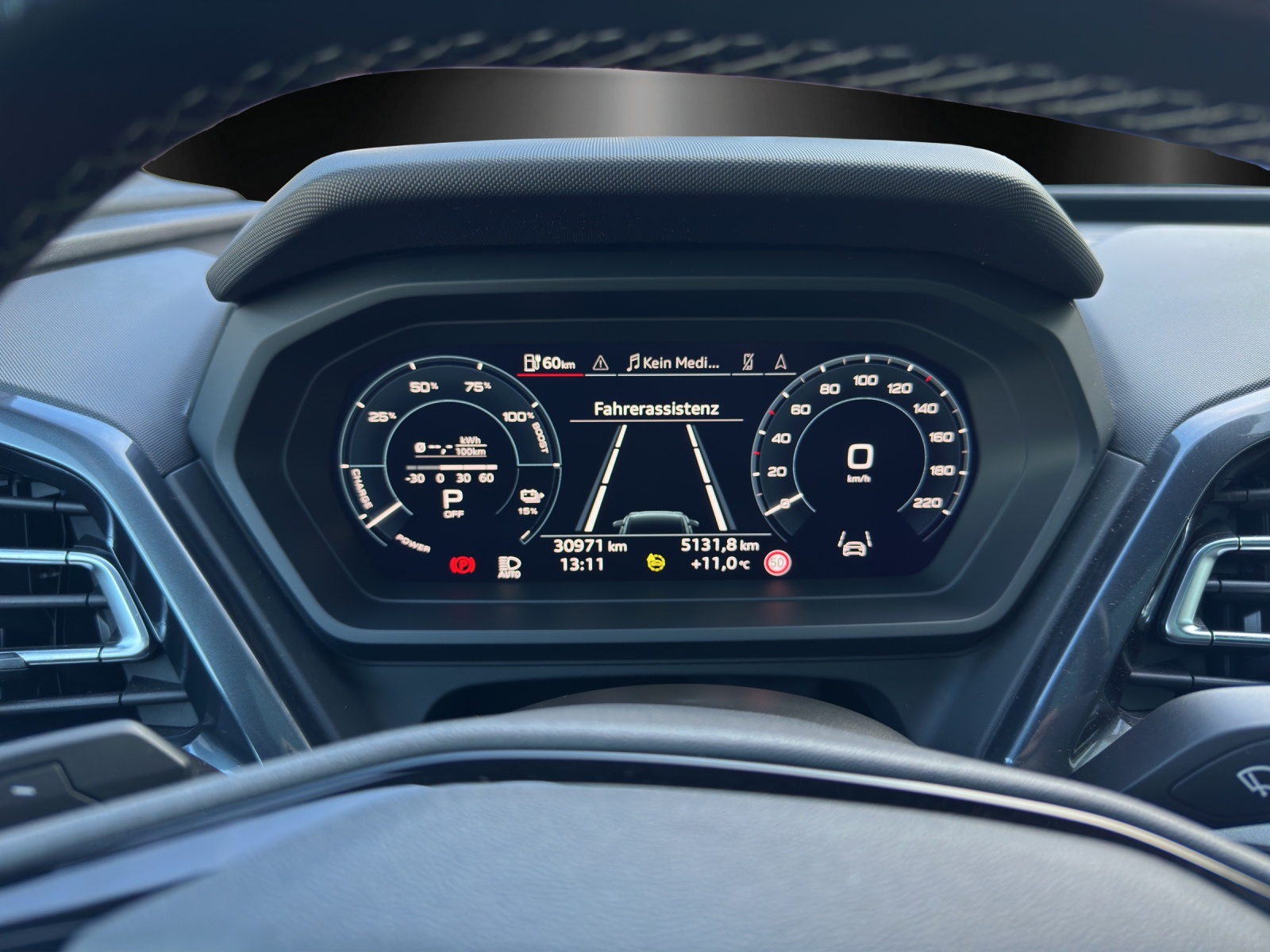 AUDI Q4 e-tron 50 quattro-image-12