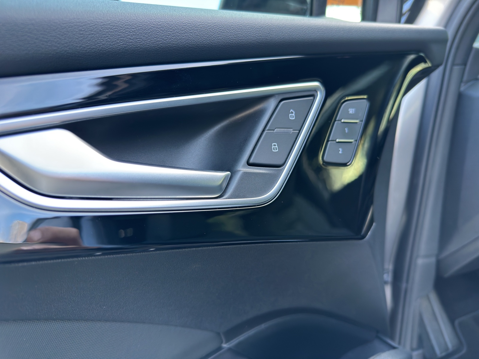 AUDI Q4 e-tron 50 quattro-image-16