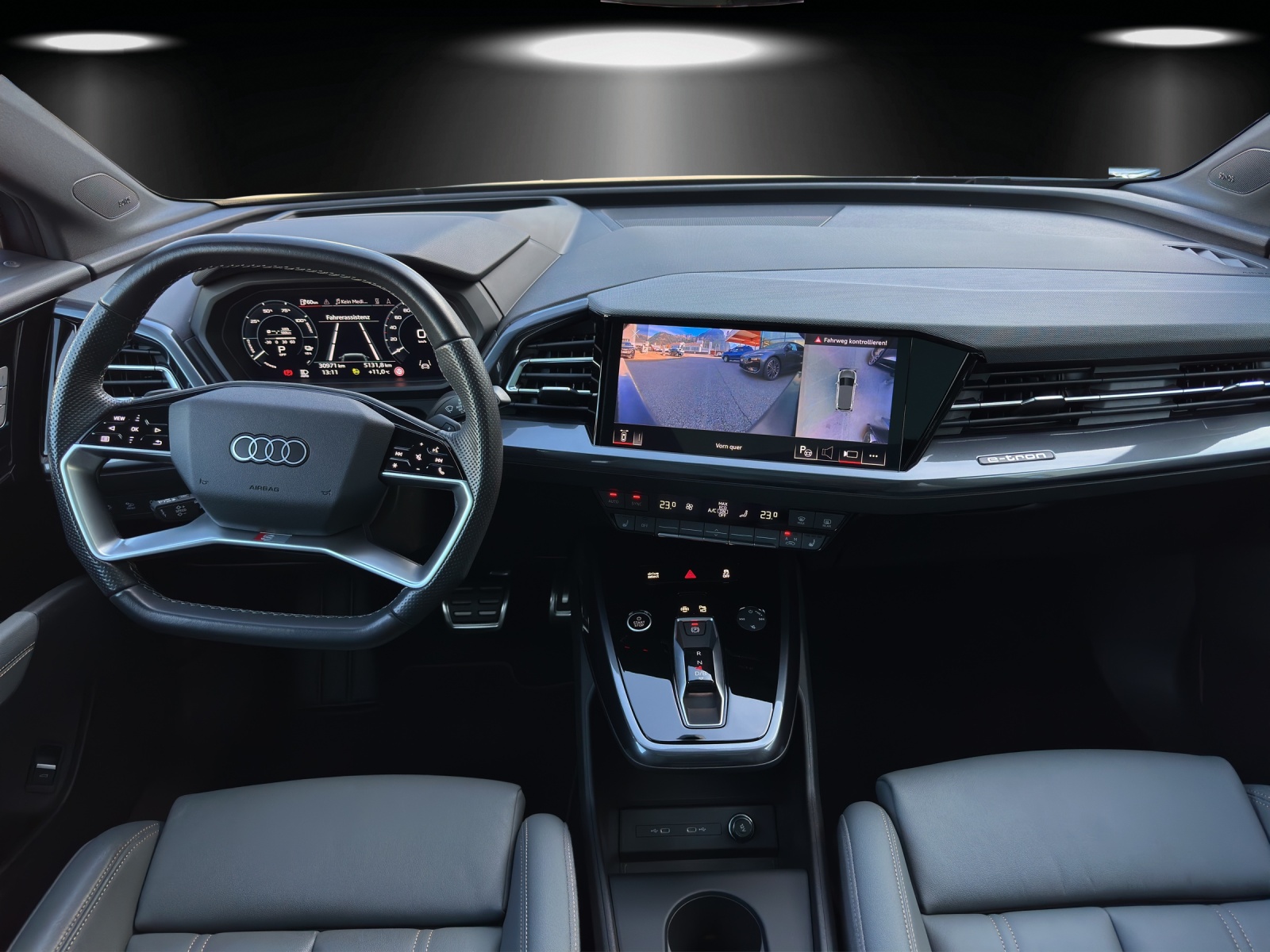 AUDI Q4 e-tron 50 quattro-image-10