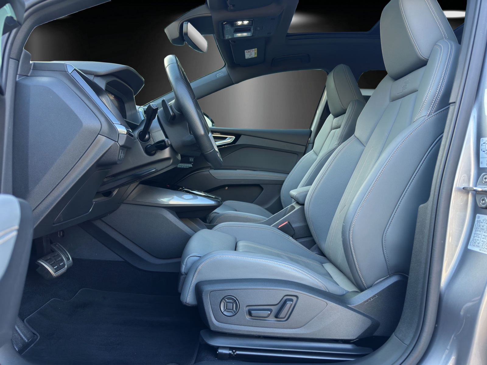 AUDI Q4 e-tron 50 quattro-image-9
