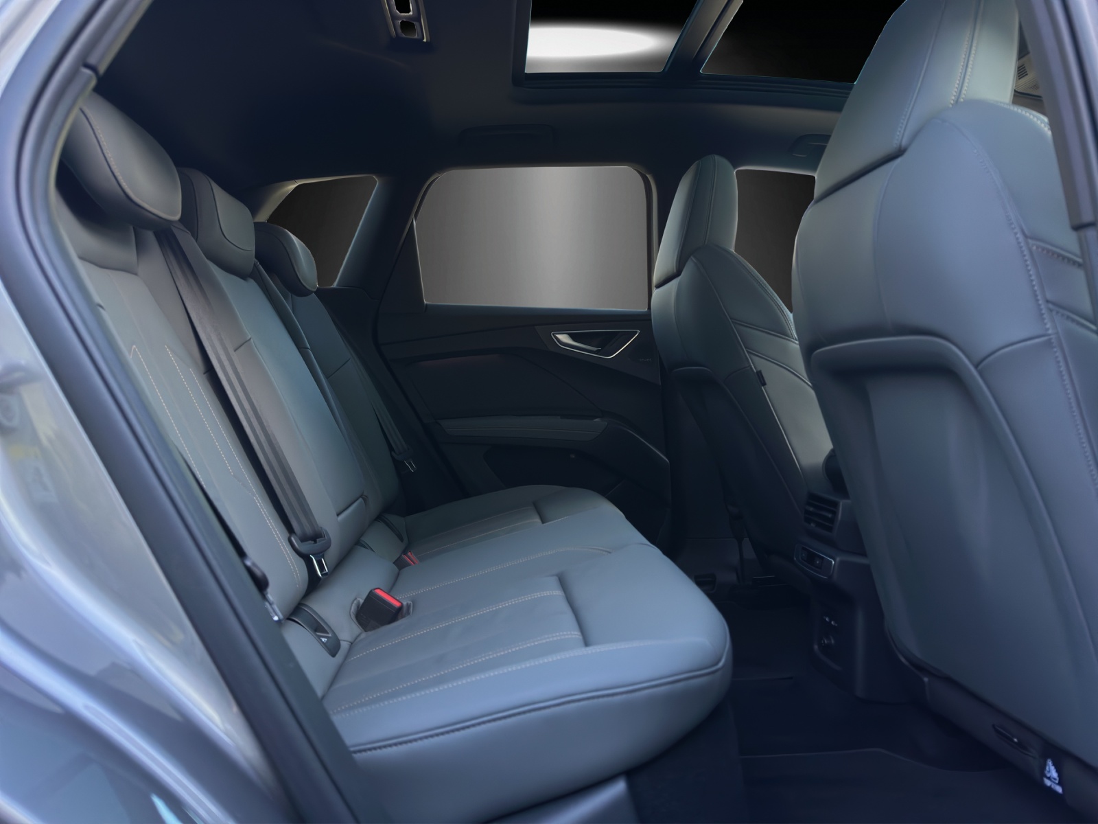 AUDI Q4 e-tron 50 quattro-image-7
