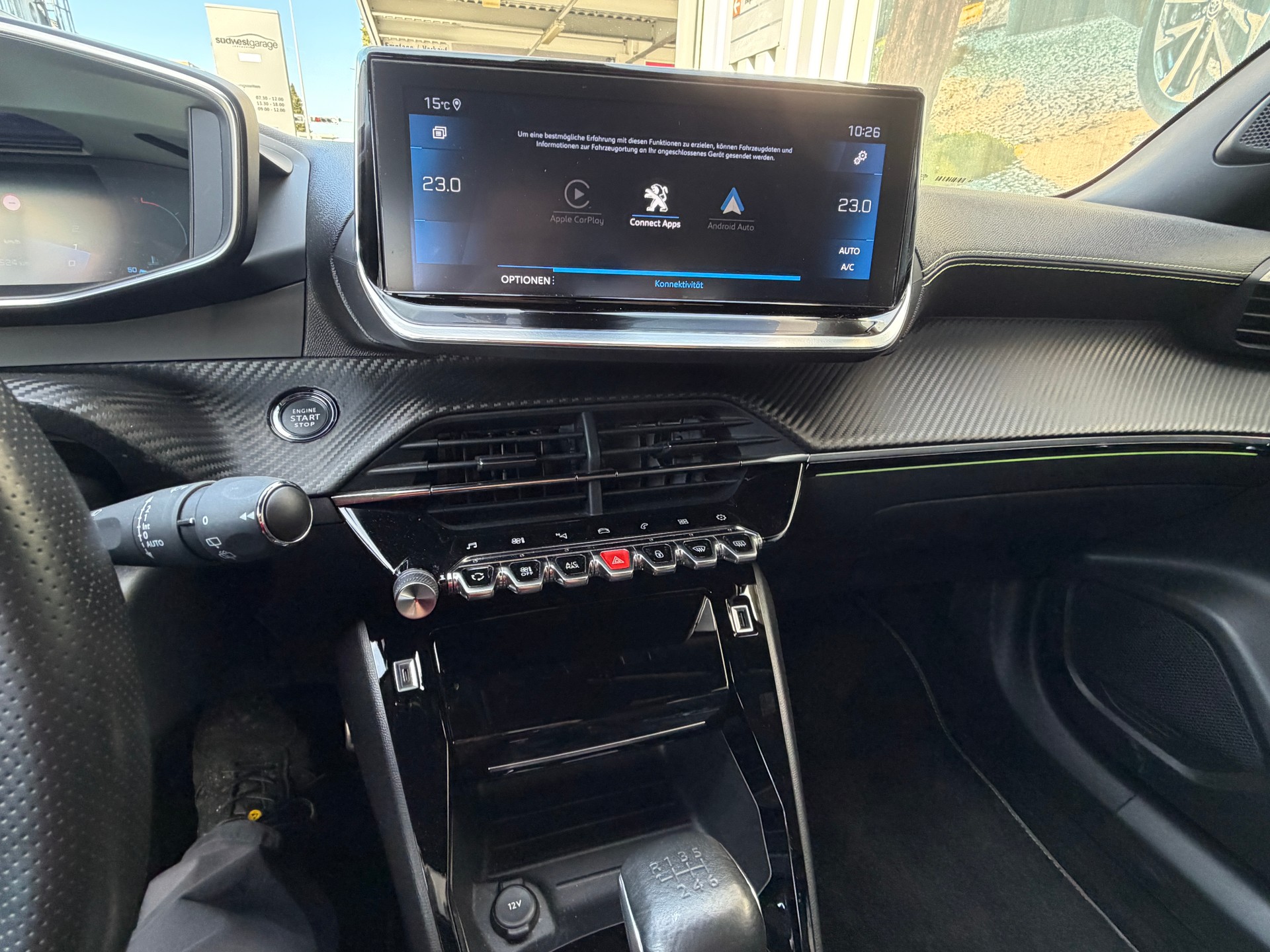 PEUGEOT 2008 1.2 PureTech GT Line-image-12