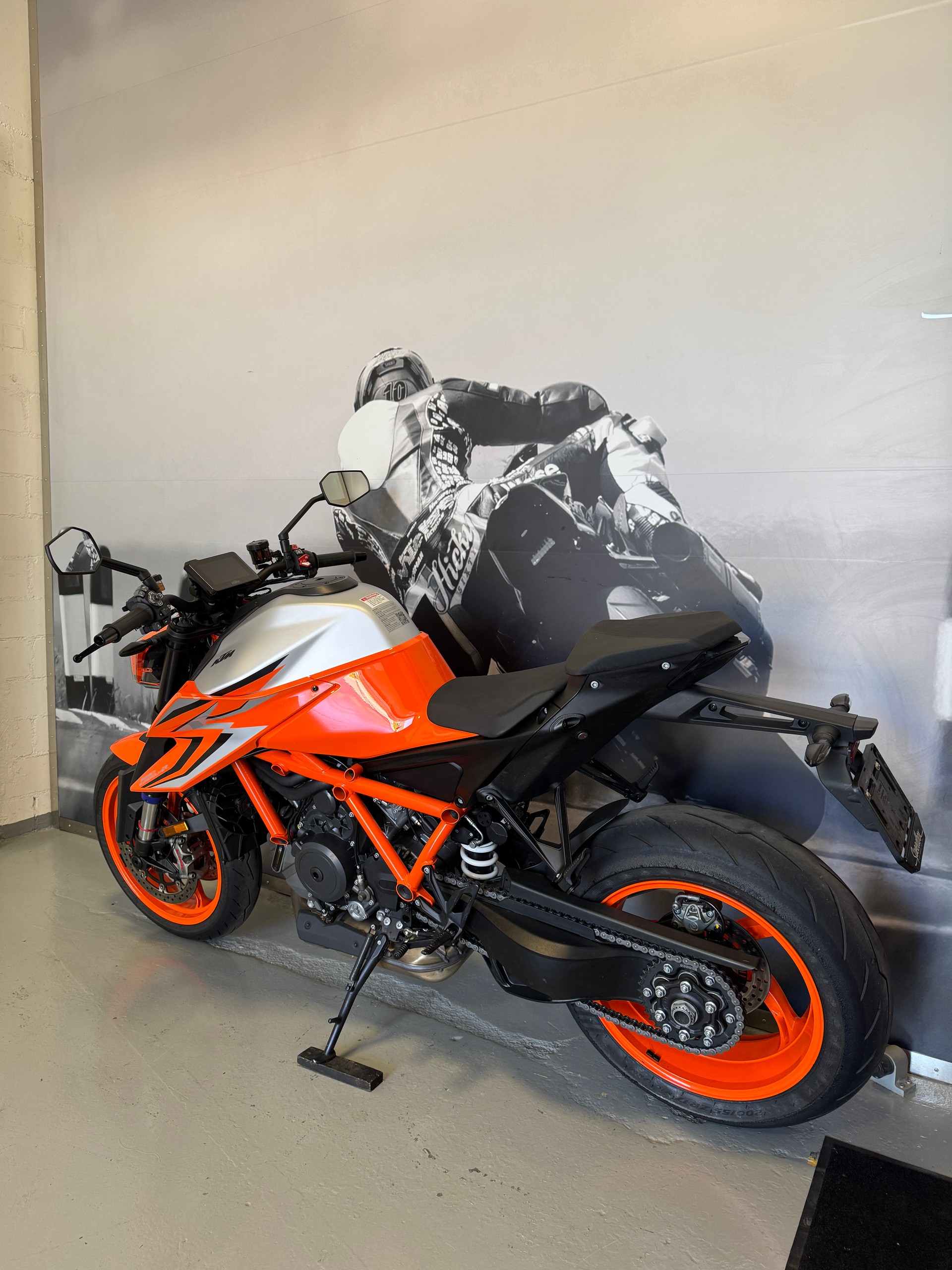 KTM 1290 Super Duke R EVO-image-2