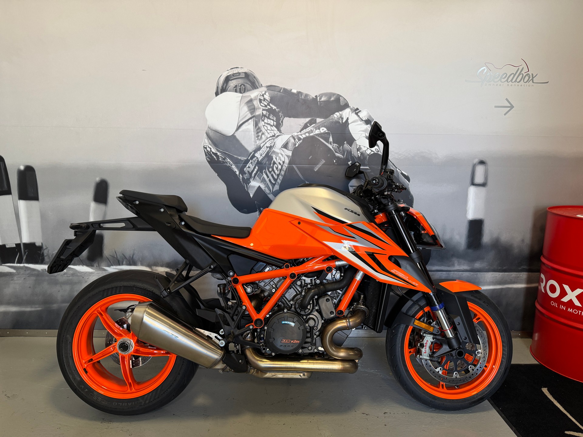 KTM 1290 Super Duke R EVO-image-1