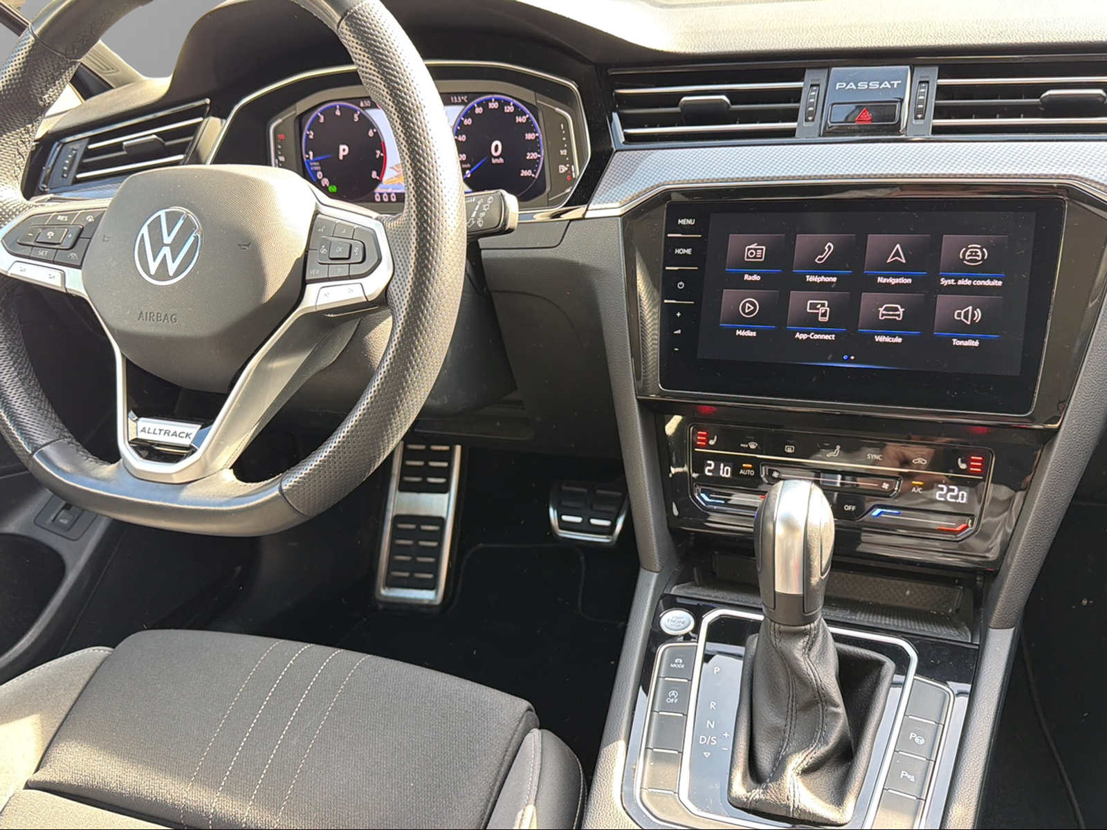VW Passat Alltrack 2.0 TSI 4Motion DSG-image-14