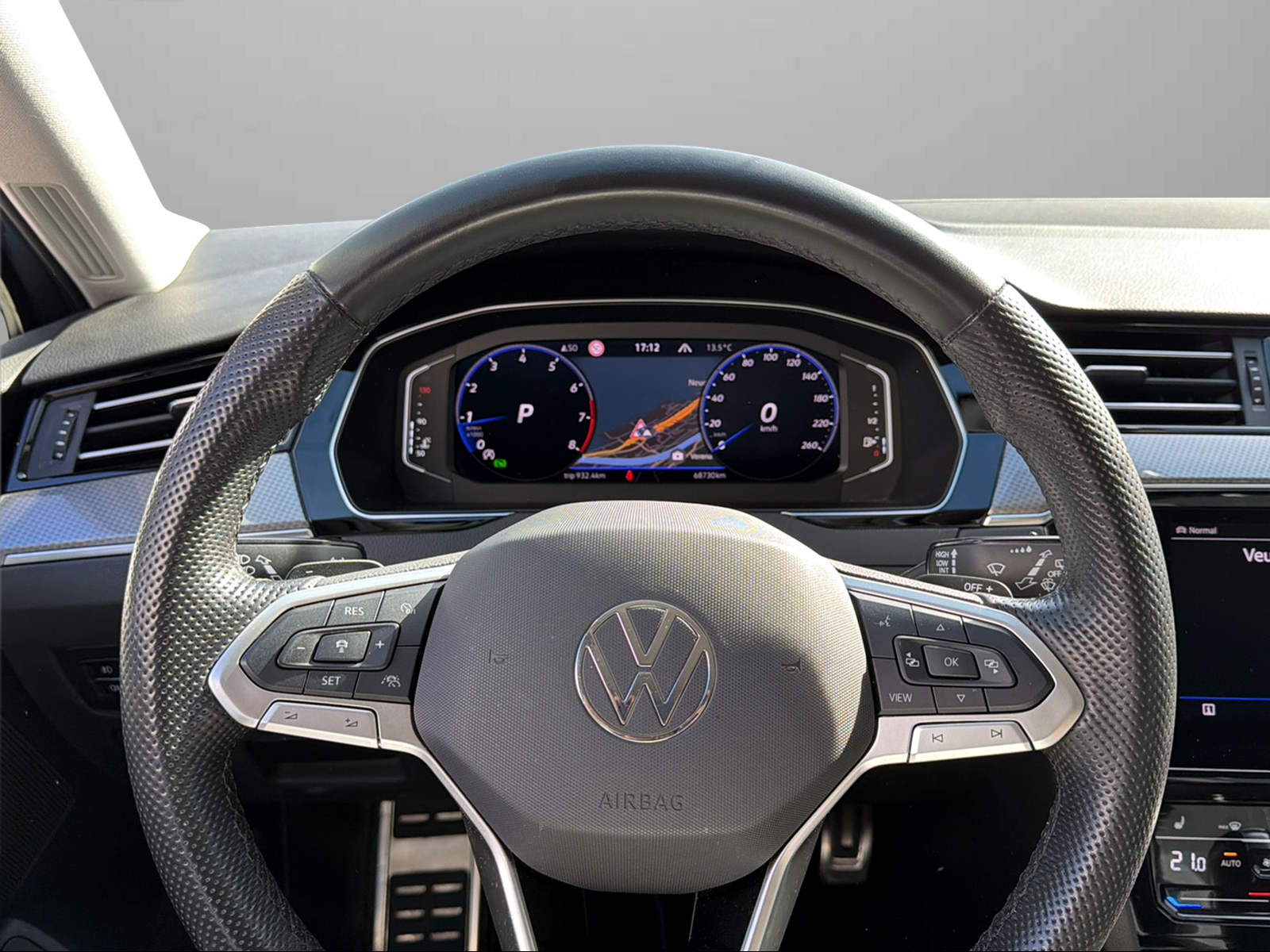 VW Passat Alltrack 2.0 TSI 4Motion DSG-image-13