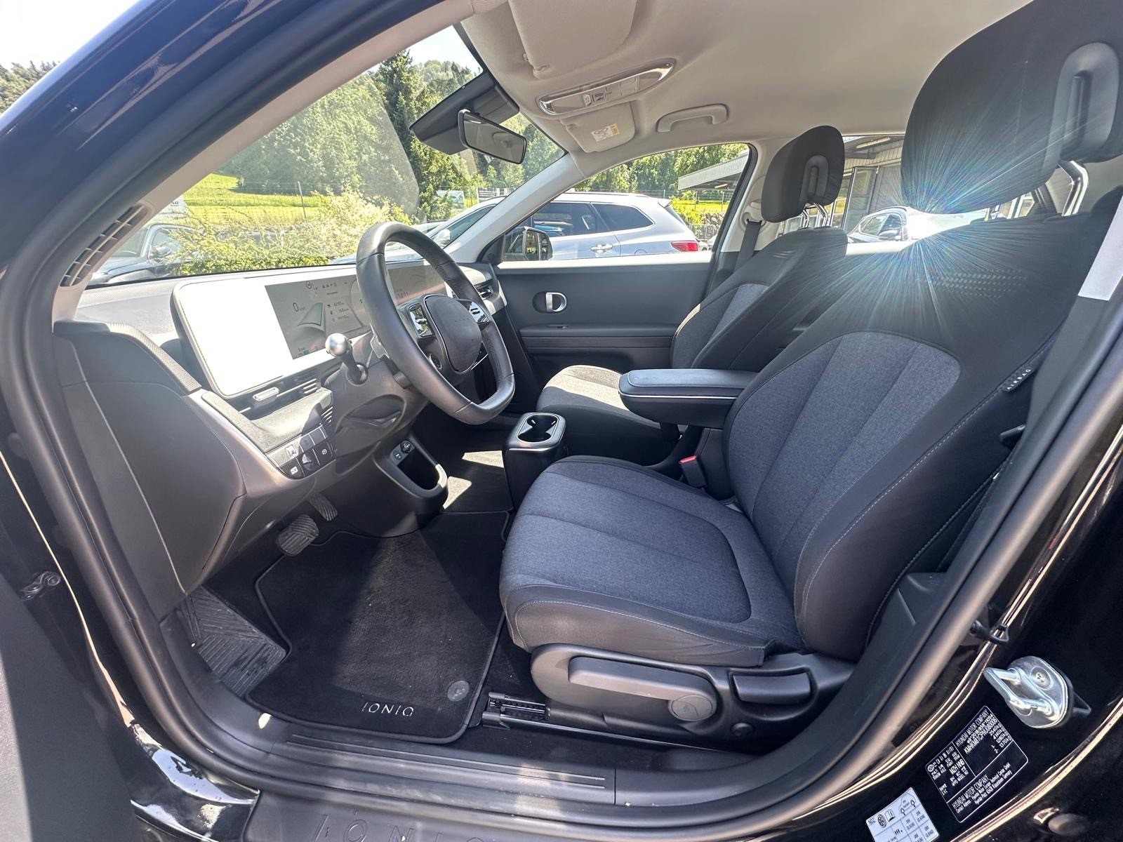 HYUNDAI Ioniq 5 72kWh Origo 4WD-image-6