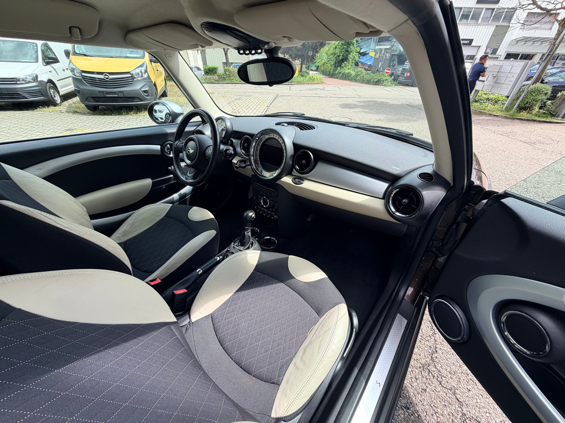 MINI Clubman Cooper S Steptronic-image-8