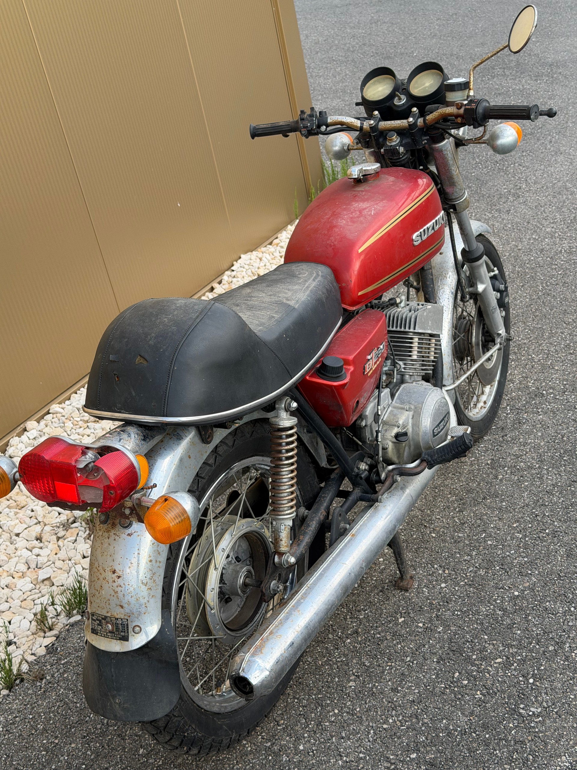 SUZUKI GT 250-image-5