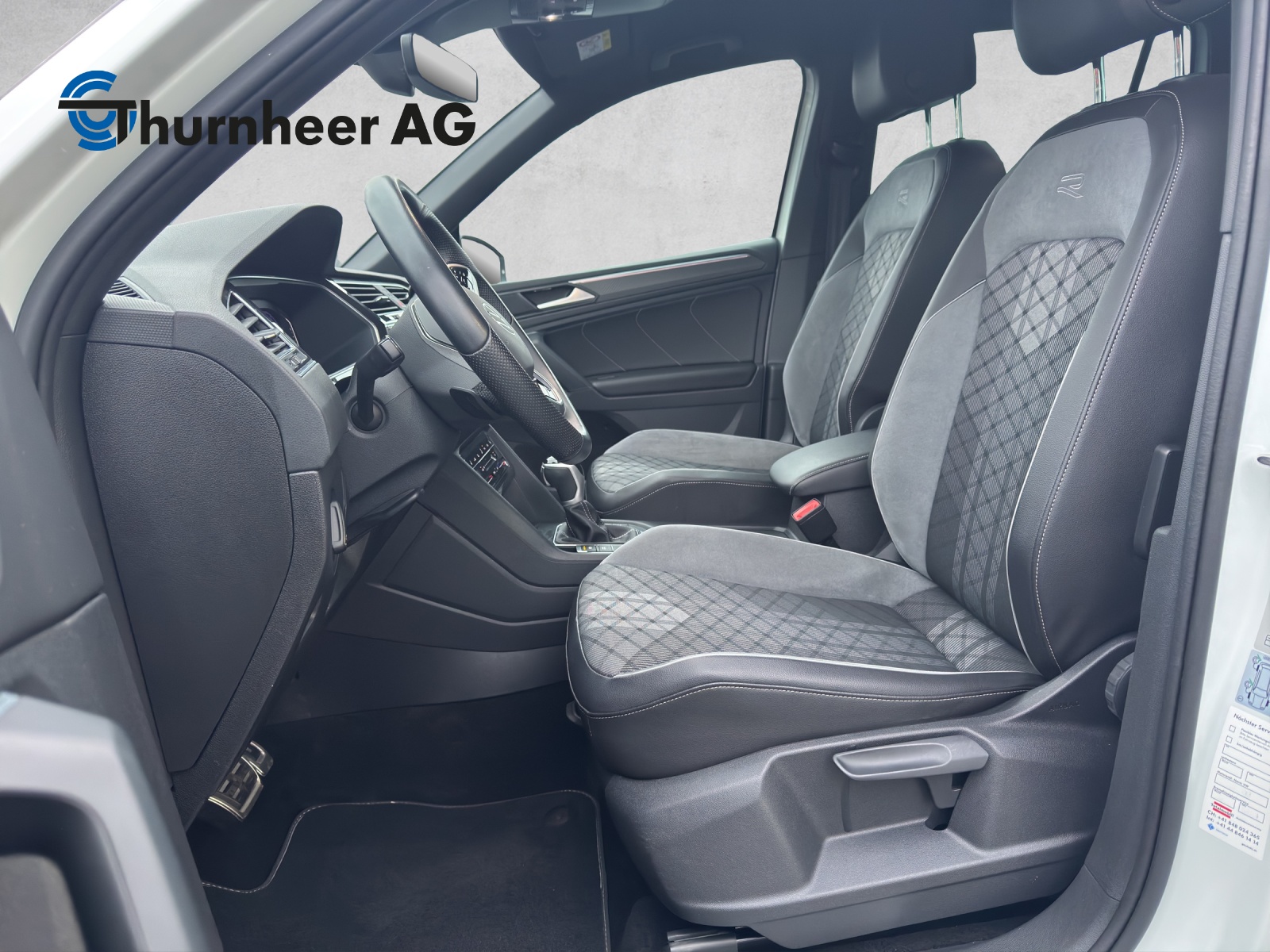 VW Tiguan 2.0 TDI SCR R-Line 4Motion DSG-image-7