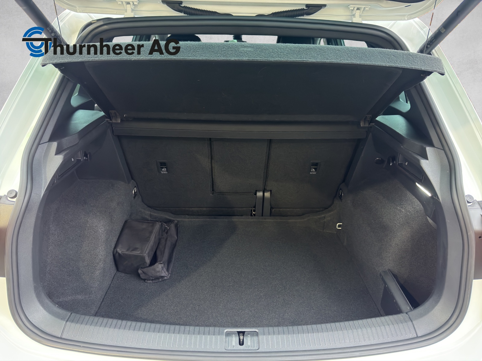 VW Tiguan 2.0 TDI SCR R-Line 4Motion DSG-image-11