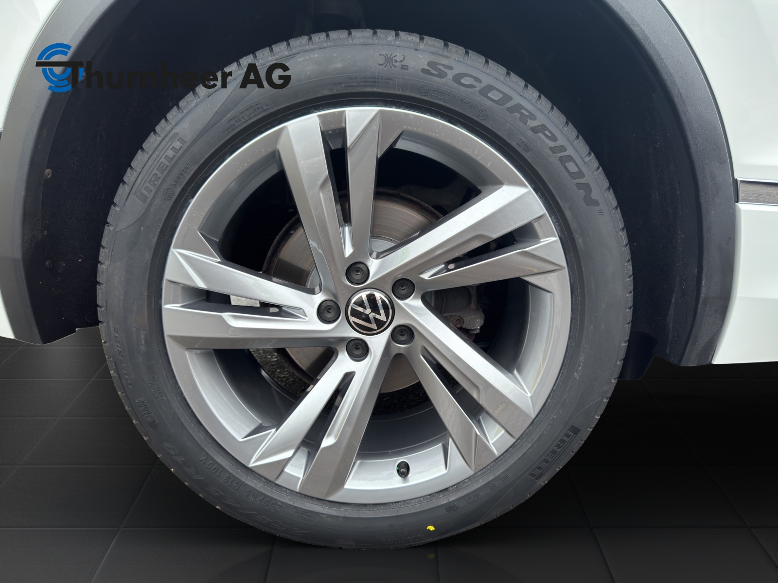 VW Tiguan 2.0 TDI SCR R-Line 4Motion DSG-image-12