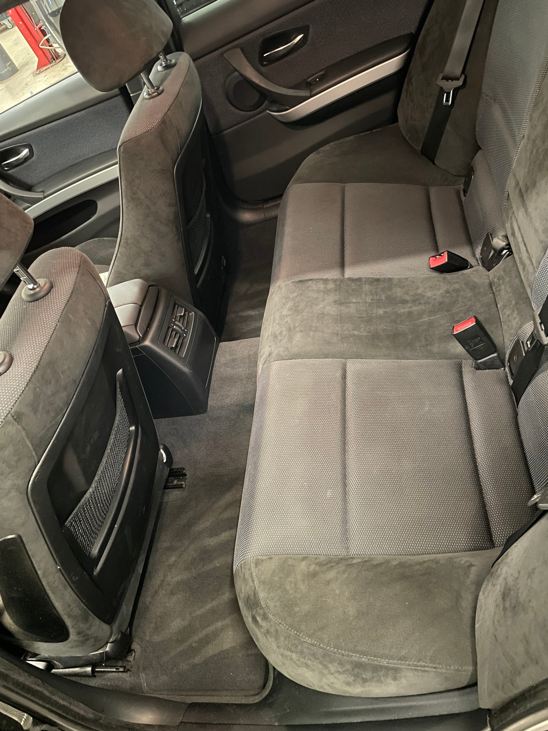 BMW 335xi-image-3