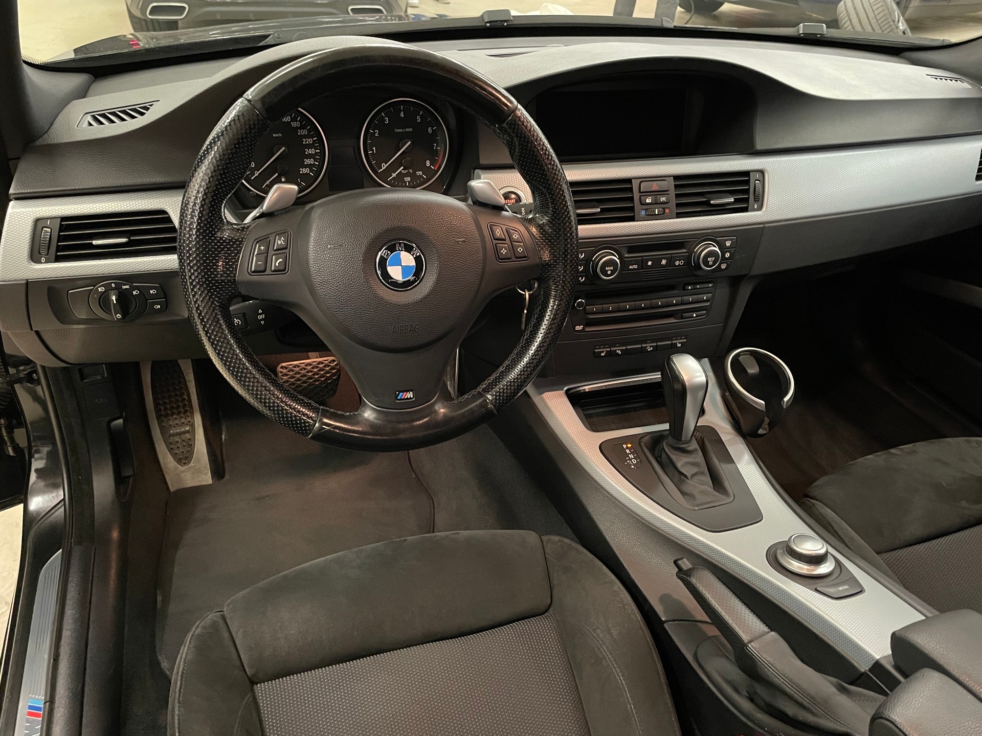 BMW 335xi-image-2