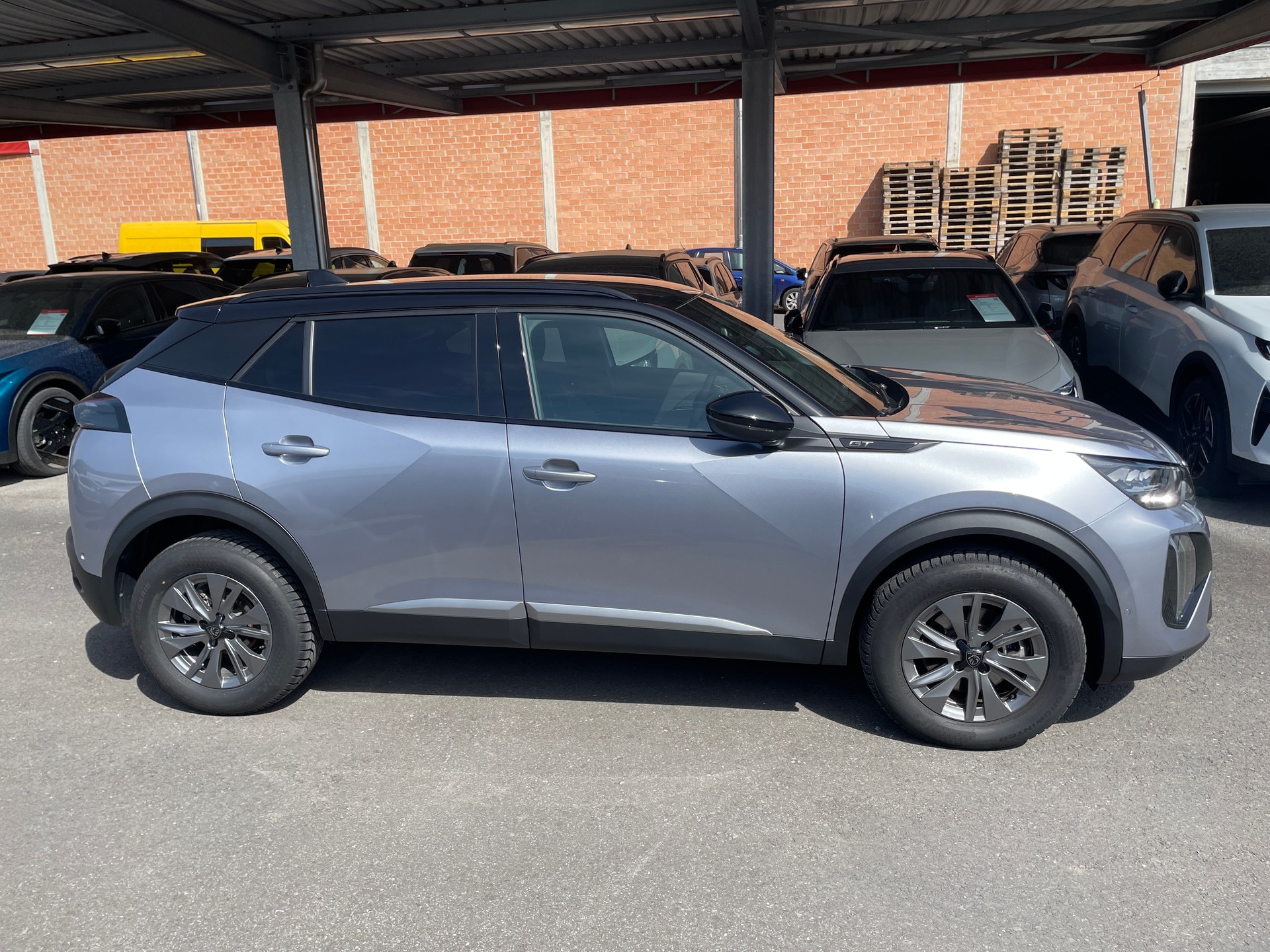 PEUGEOT 2008 1.2 145 MHEV GT-image-2
