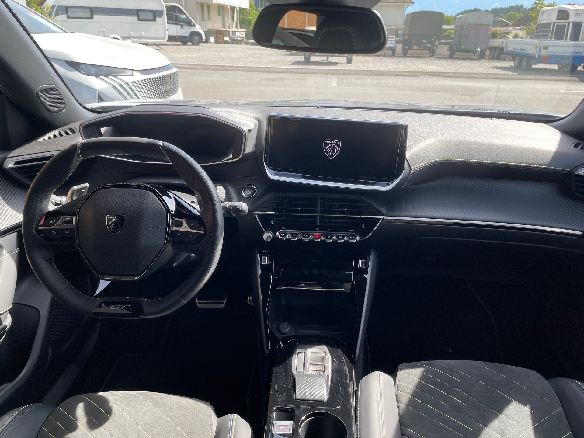 PEUGEOT 2008 1.2 145 MHEV GT-image-7