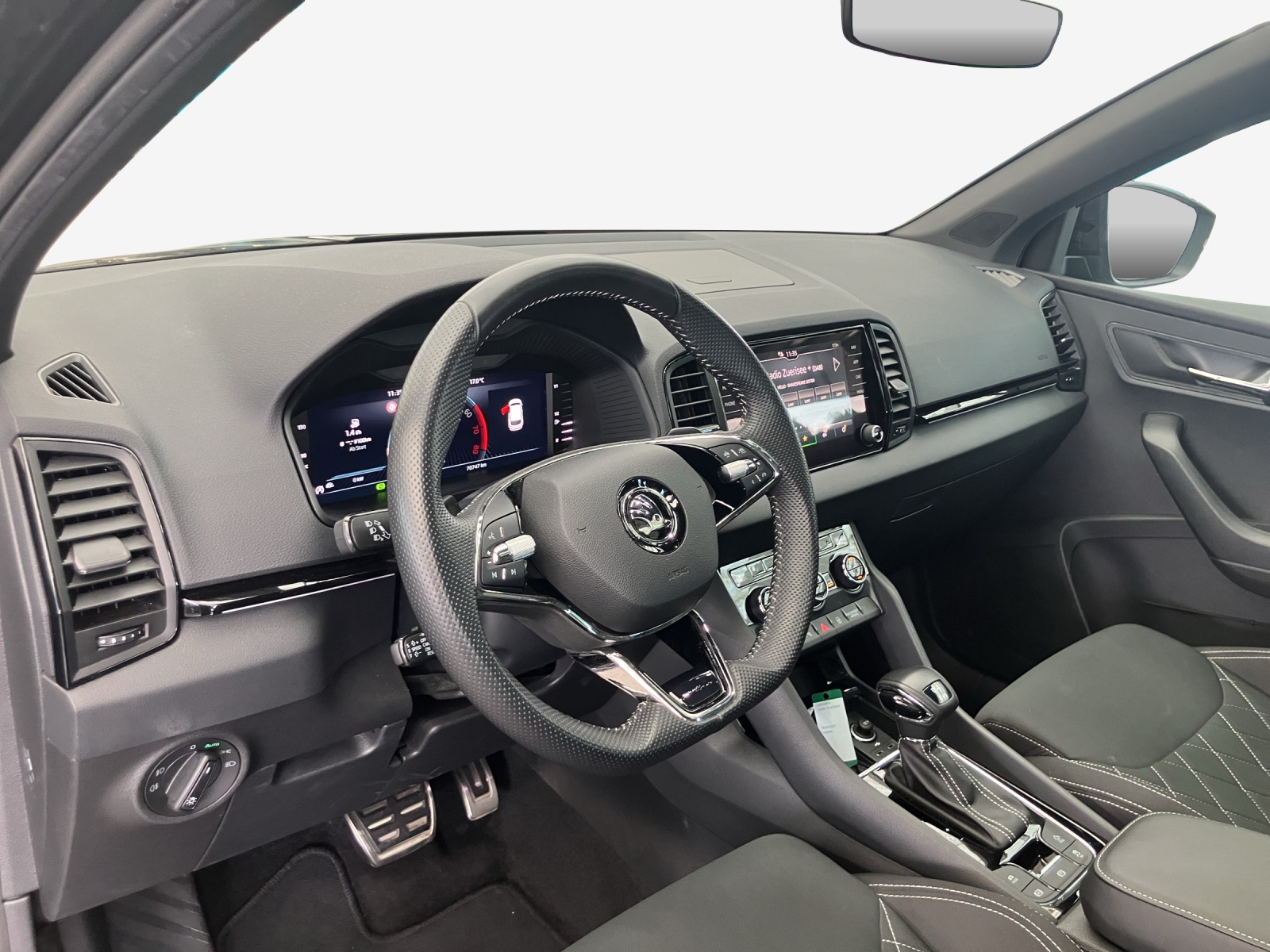 SKODA Karoq 2.0 TSI SportLine 4x4 DSG-image-8