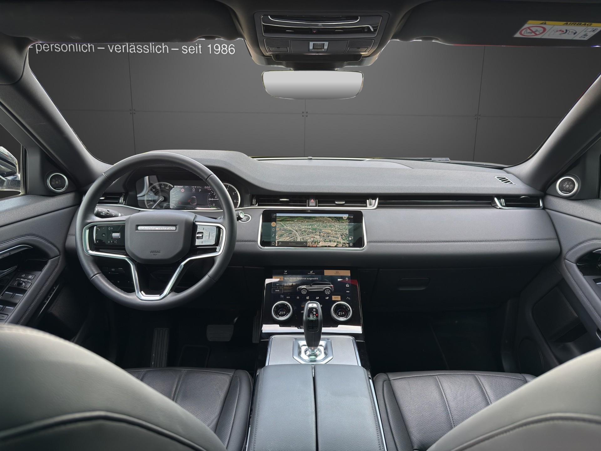 LAND ROVER Range Rover Evoque P 300e S AT8-image-4