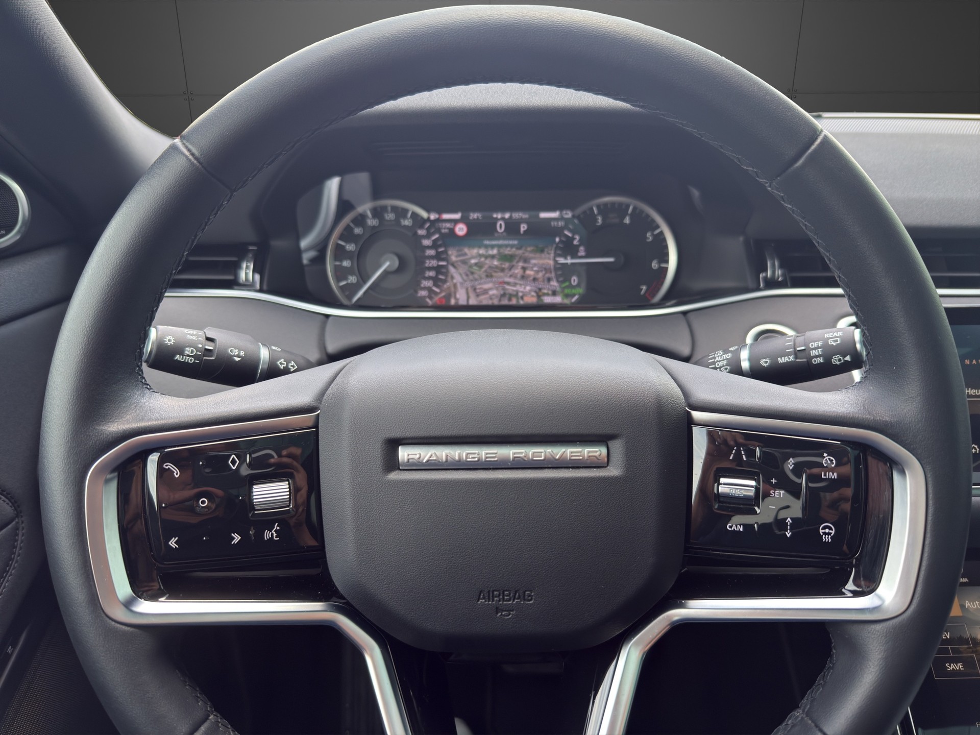 LAND ROVER Range Rover Evoque P 300e S AT8-image-10