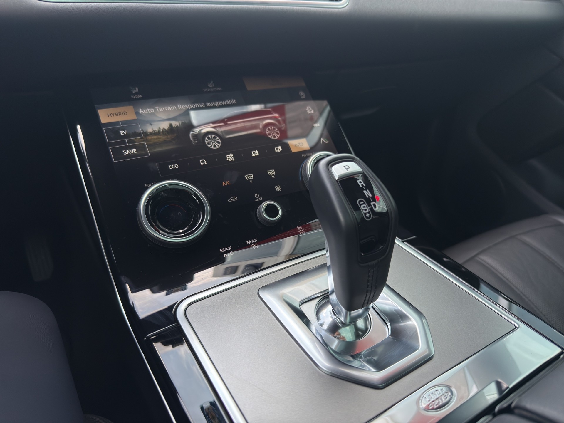 LAND ROVER Range Rover Evoque P 300e S AT8-image-13