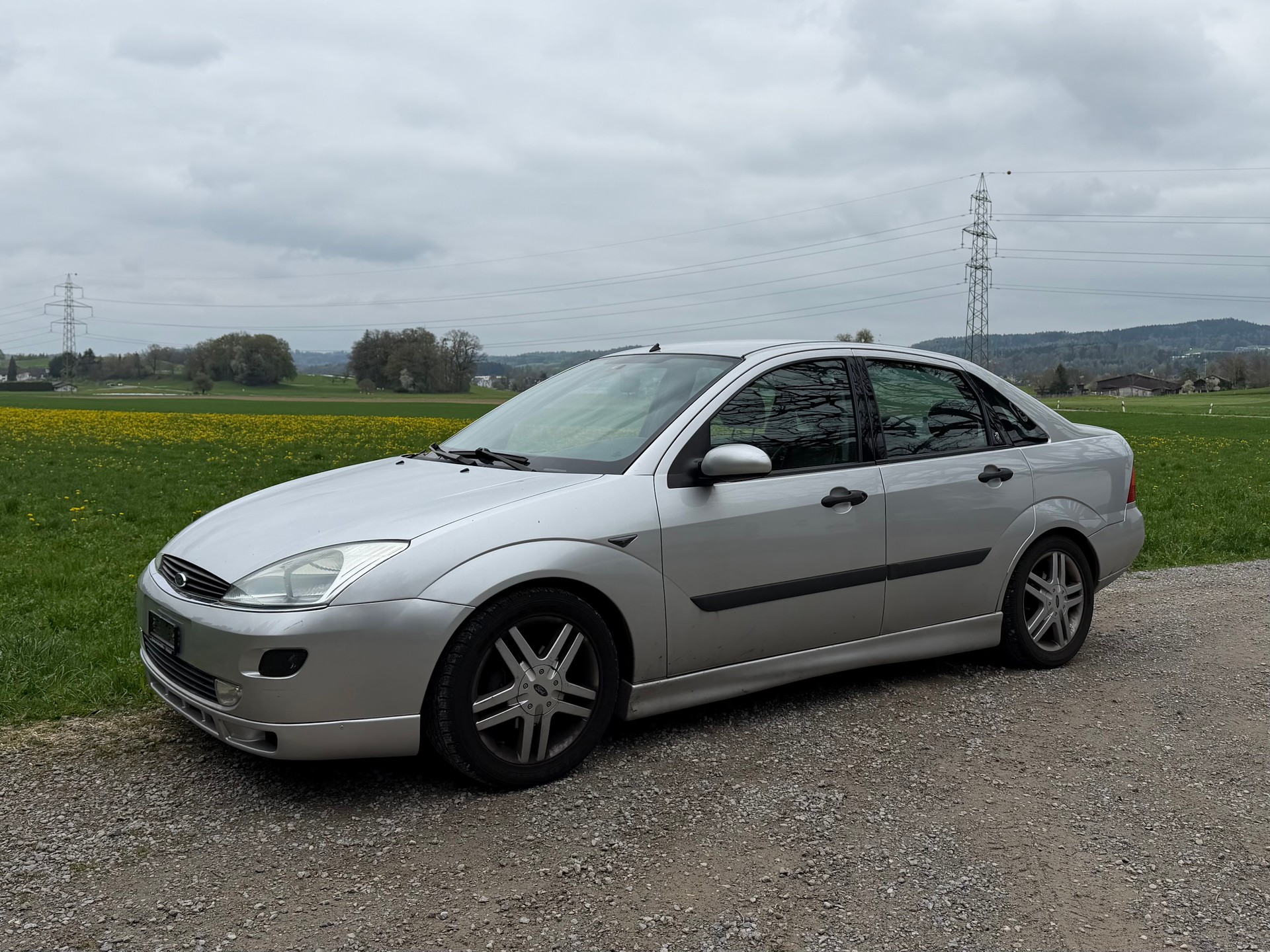 FORD Focus 2.0i 16V Ghia *Top-Zustand*Leder*Servicegepflegt*