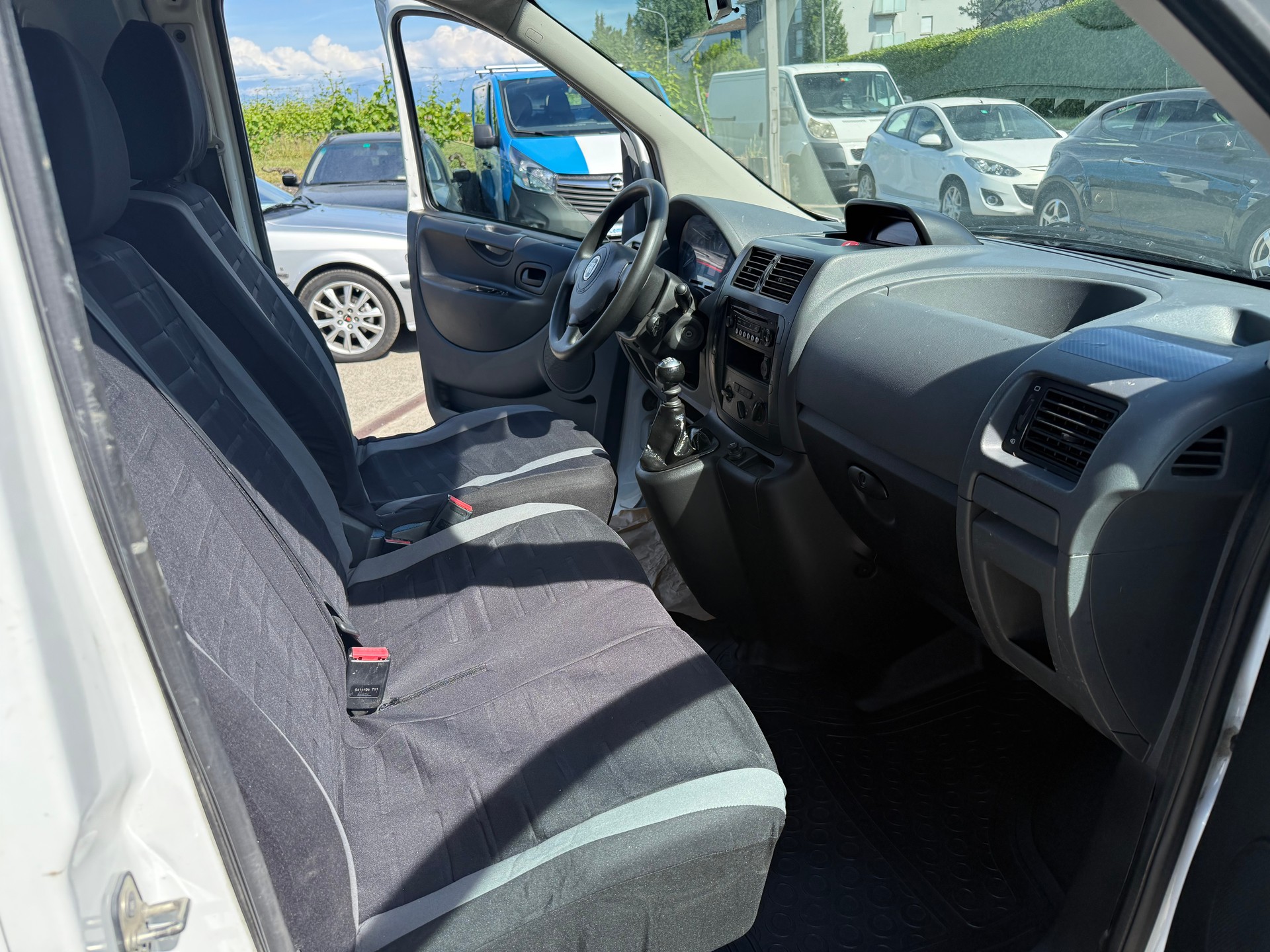 FIAT Scudo 2.0 MJ Deluxe 1.2t-image-12