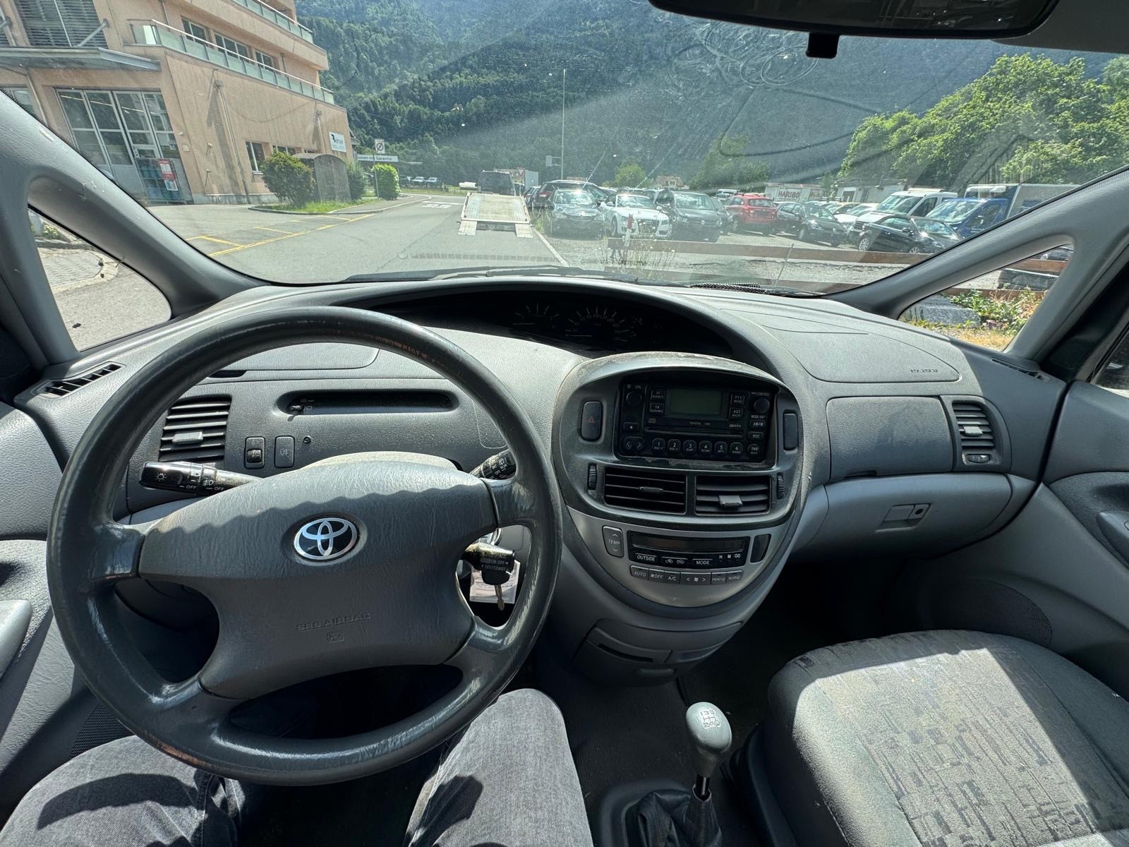 TOYOTA Previa 2.0 D4D Linea Luna-image-8