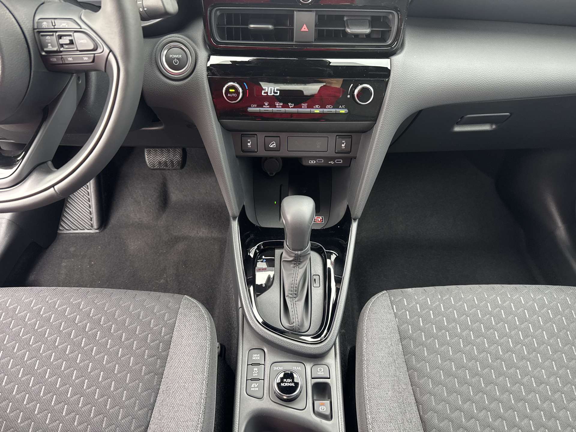 TOYOTA Yaris Cross 1.5 Trend AWDi e-CVT Automat-image-11