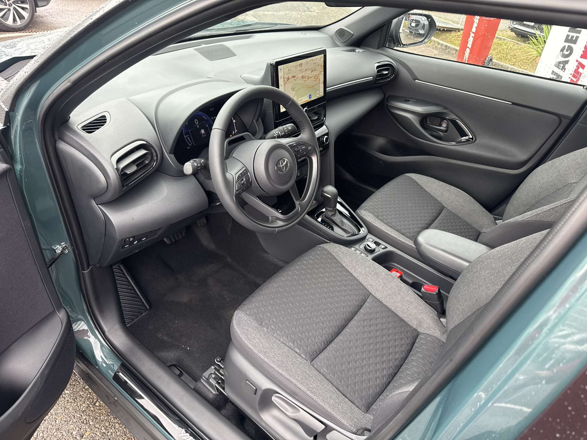 TOYOTA Yaris Cross 1.5 Trend AWDi e-CVT Automat-image-5